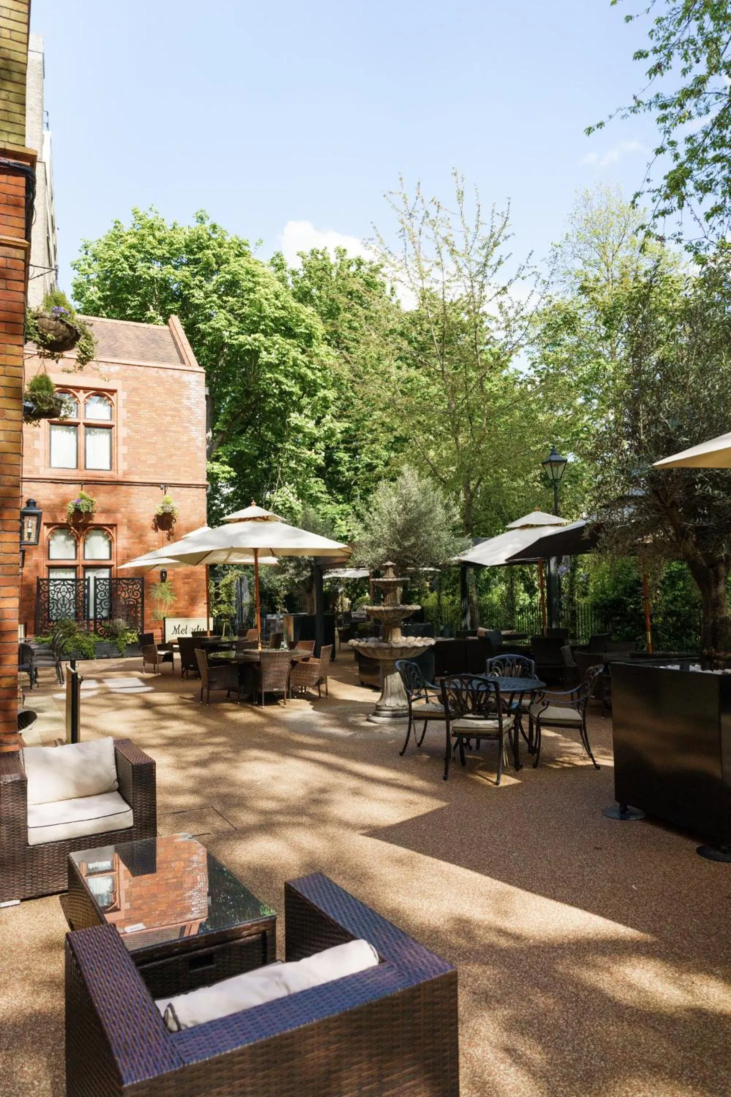 Patio in St Paul's Hotel