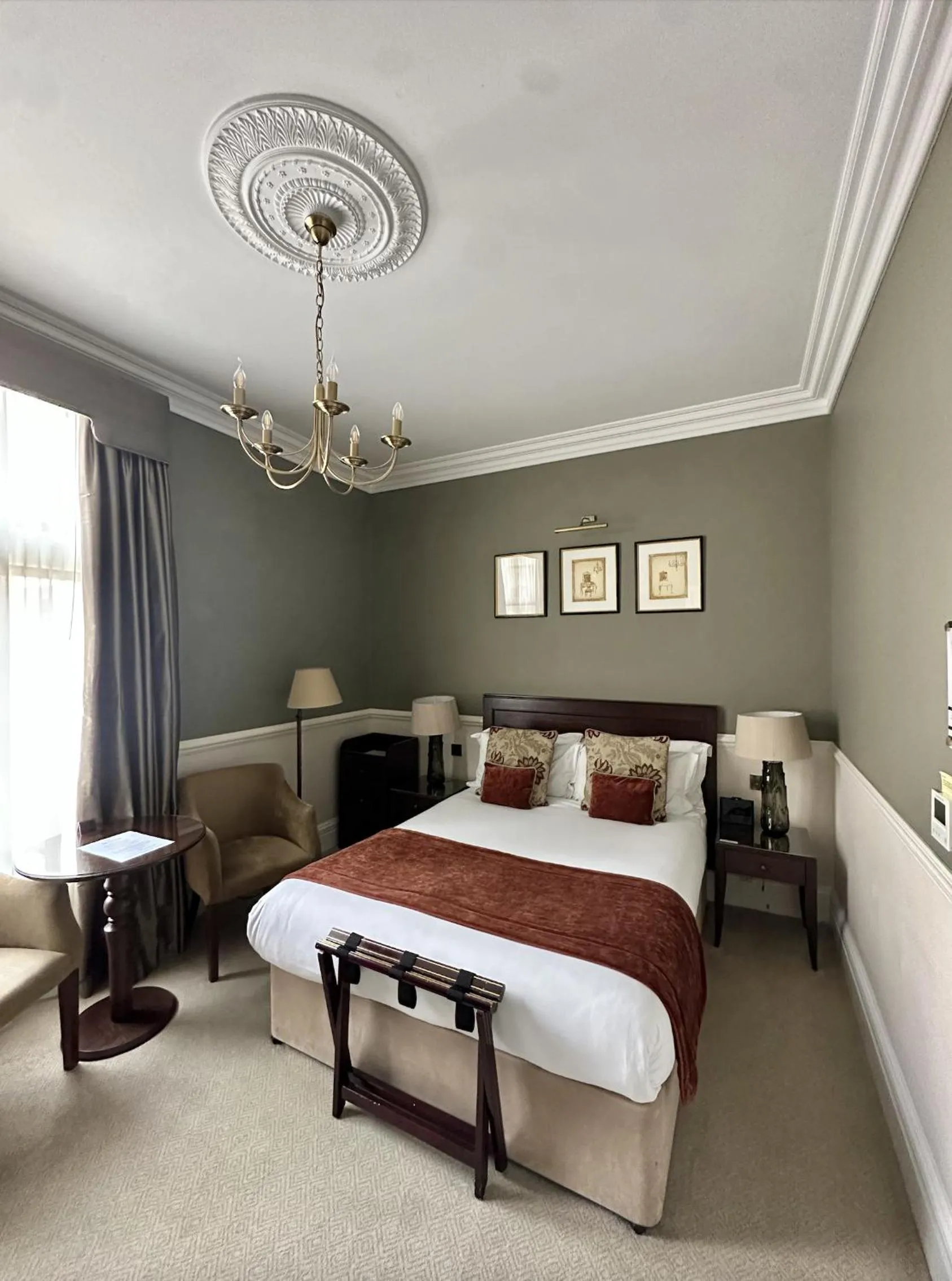 Bed in St Paul's Hotel