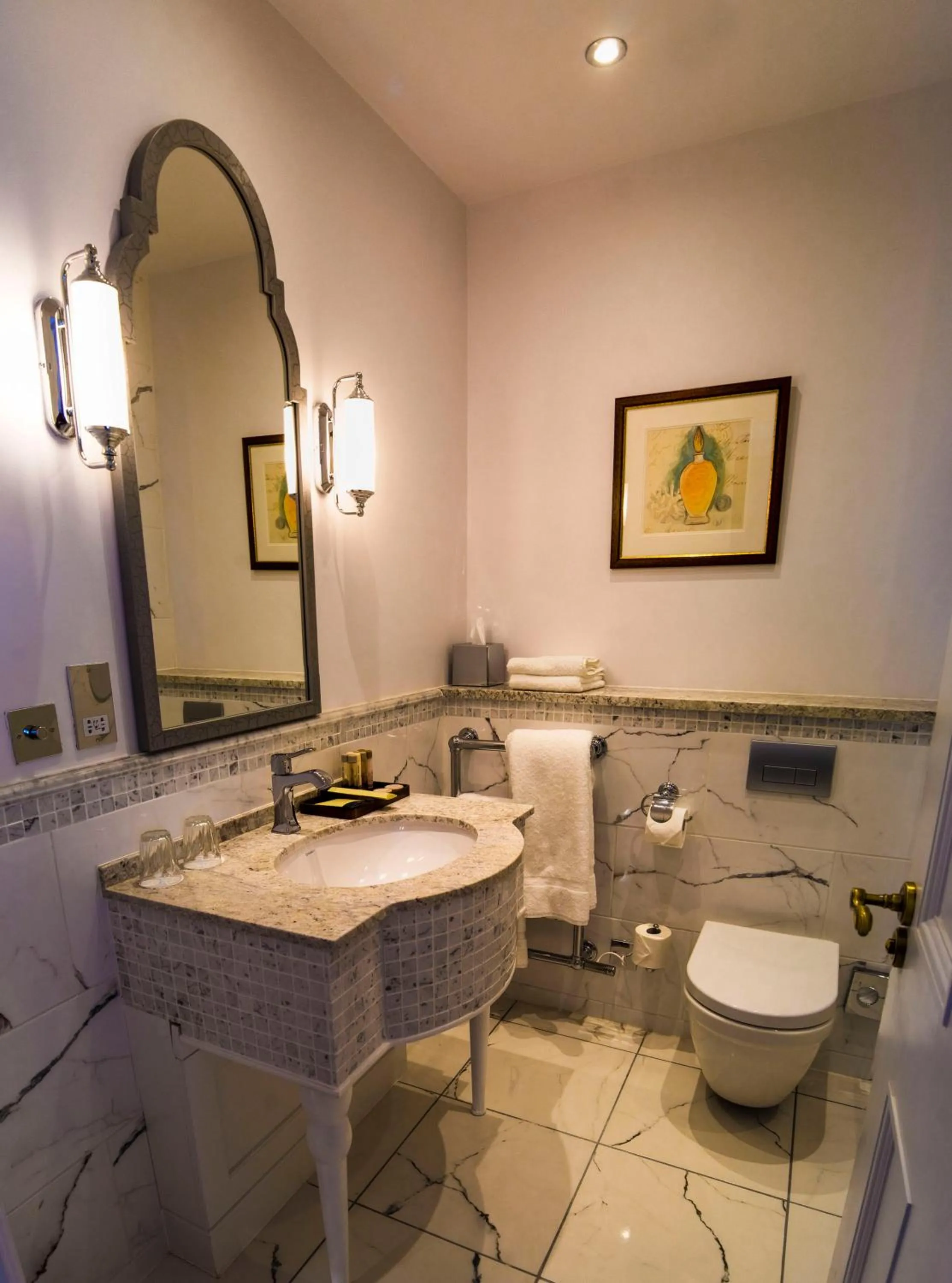 Bedroom in St Paul's Hotel