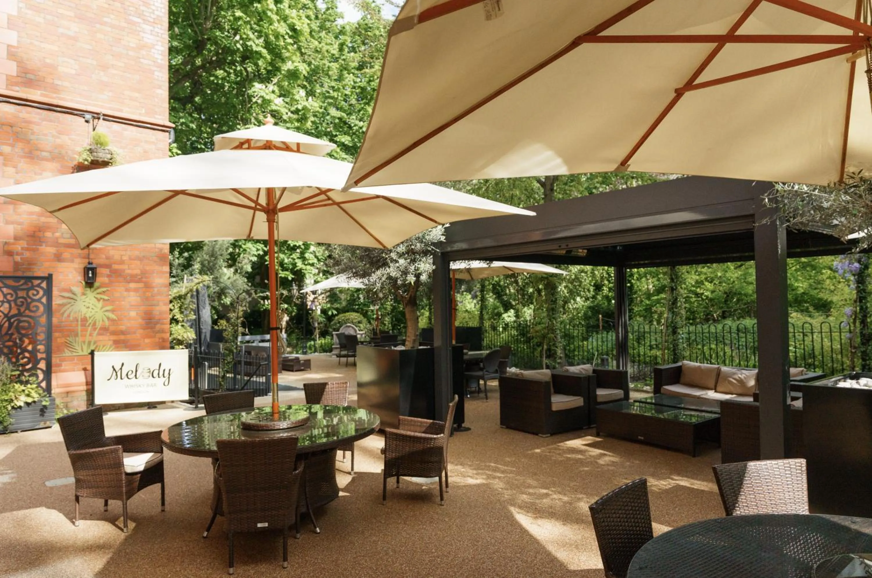 Patio in St Paul's Hotel