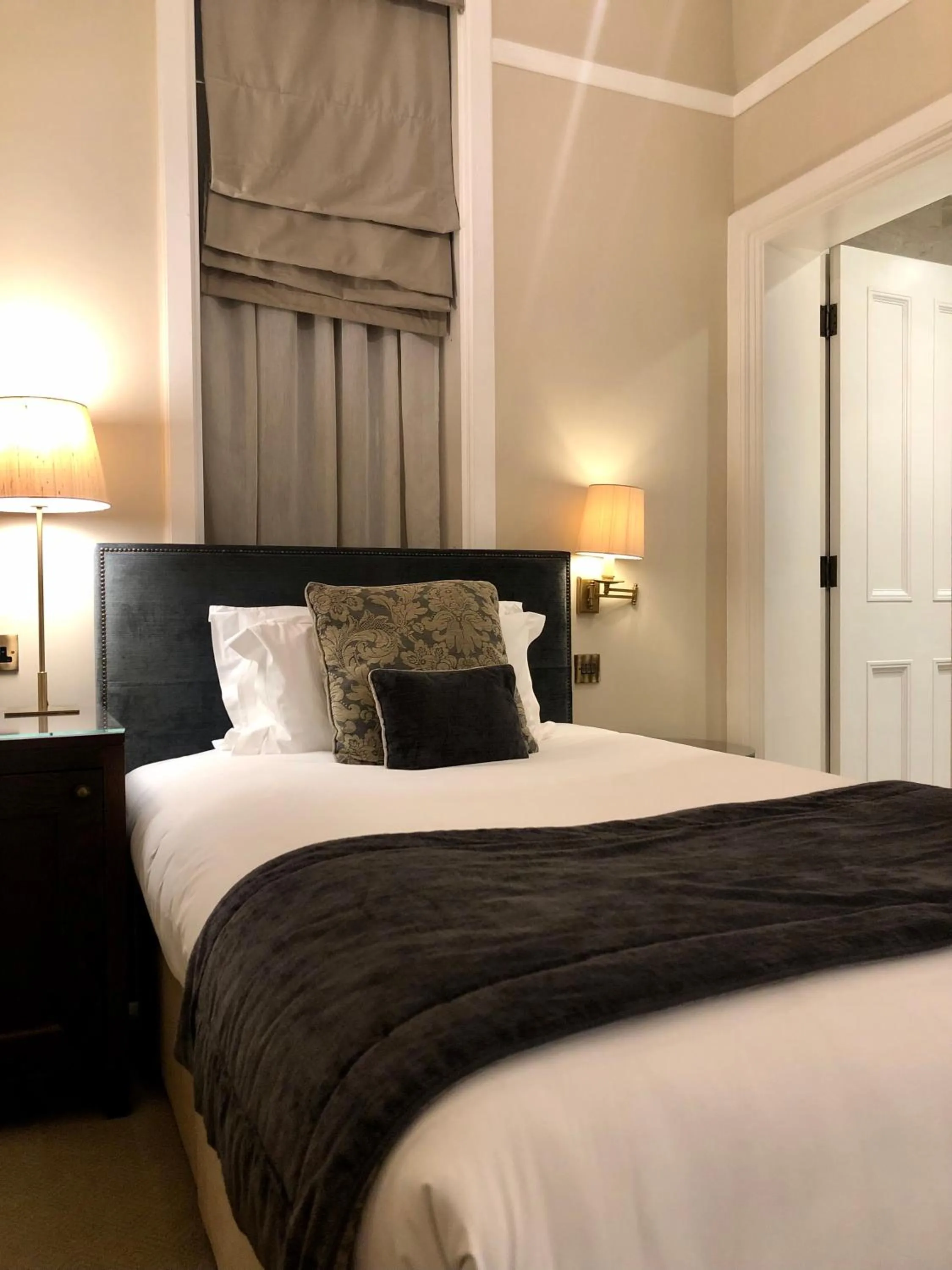 Bed in St Paul's Hotel