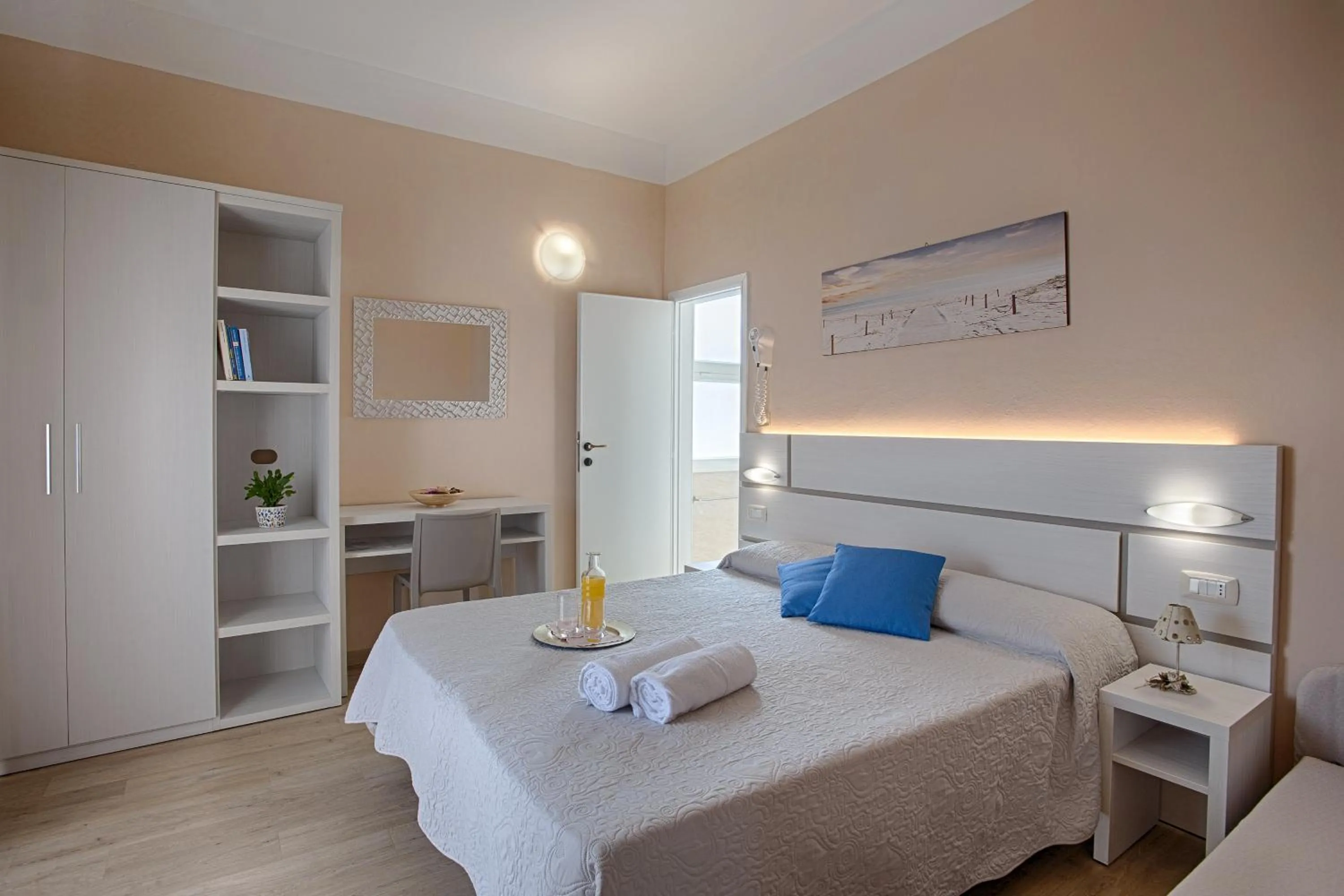 Bedroom, Bed in Hotel Barca D'Oro