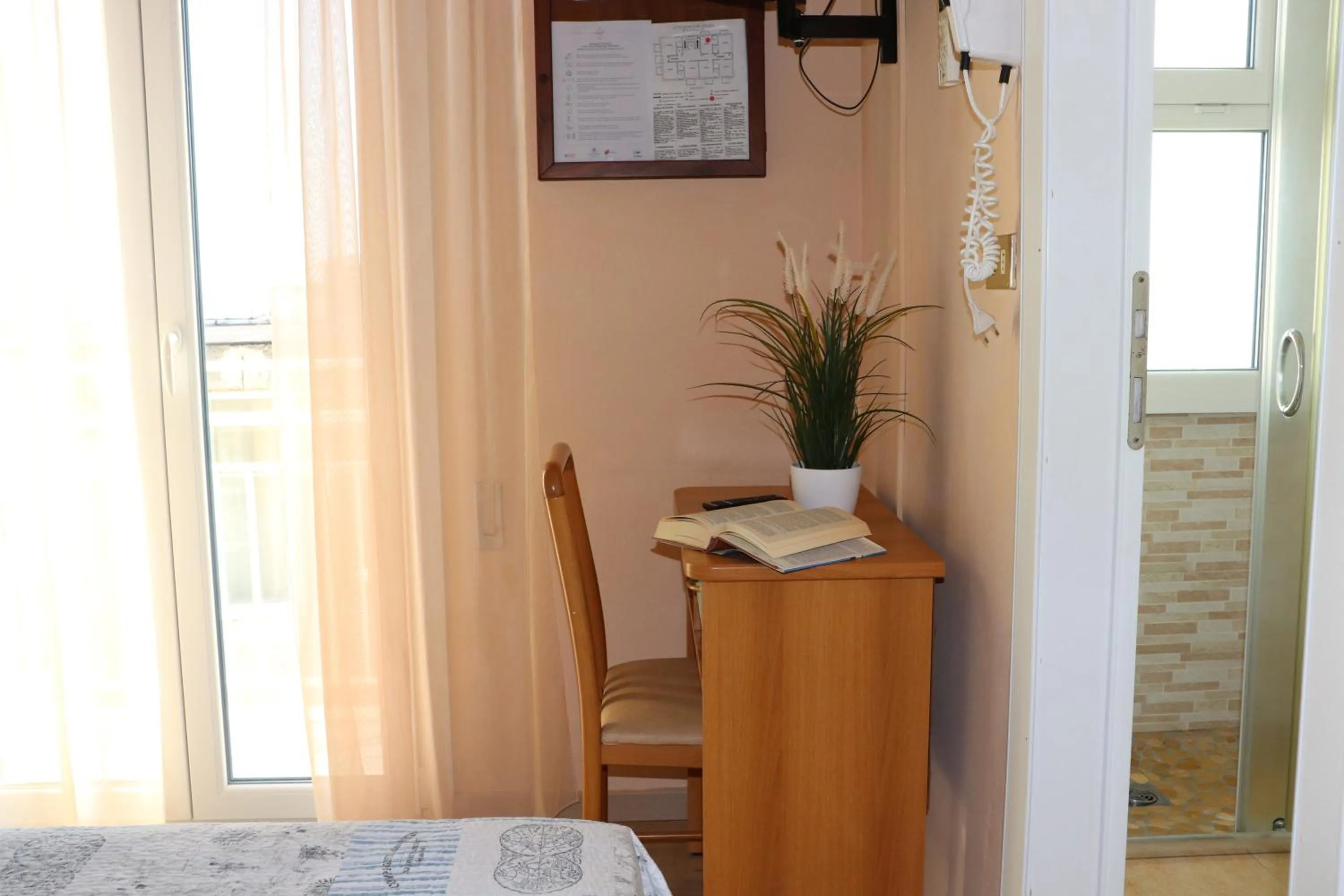 Bedroom, Bed in Hotel Barca D'Oro