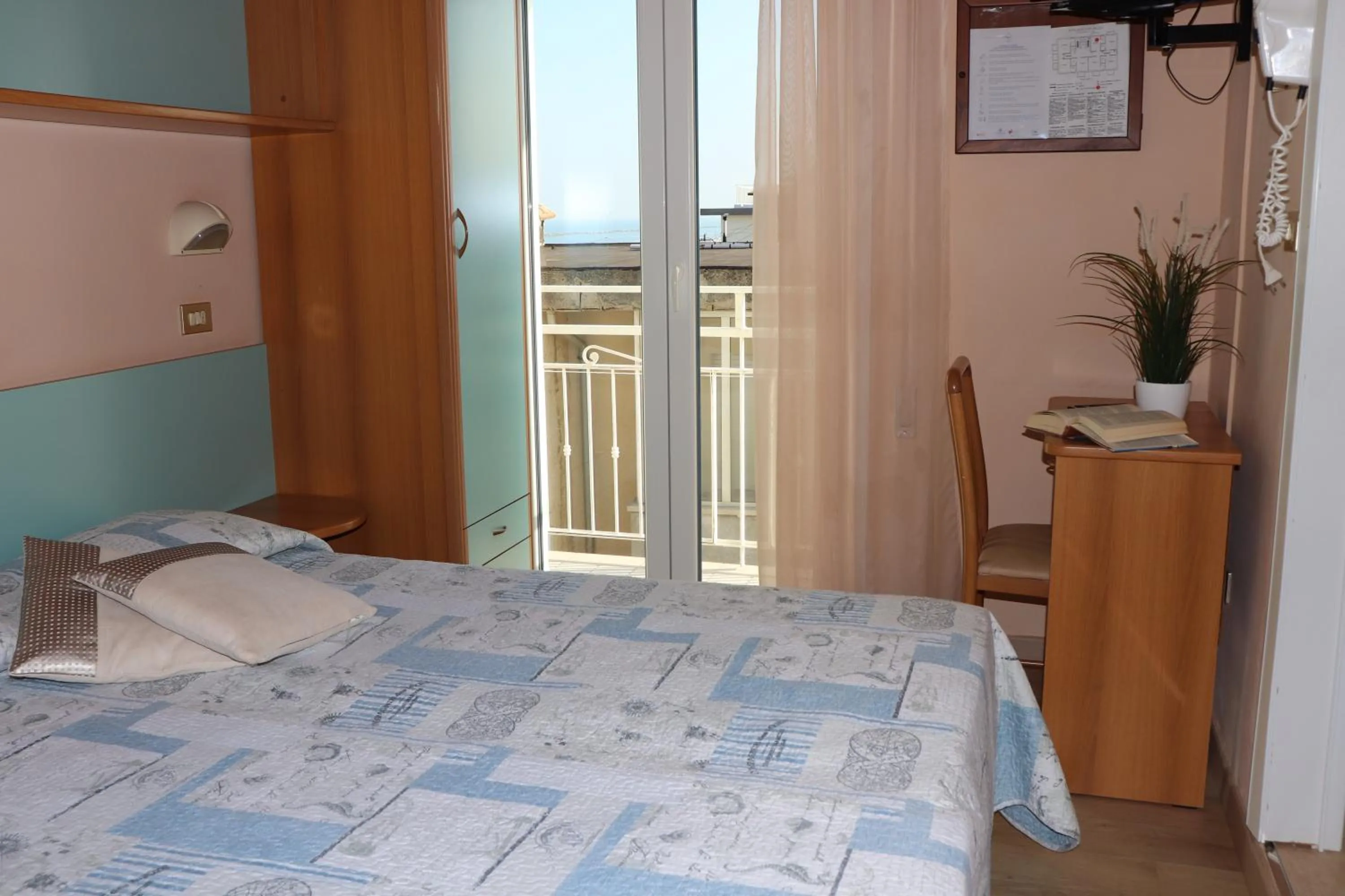 Bedroom, Bed in Hotel Barca D'Oro