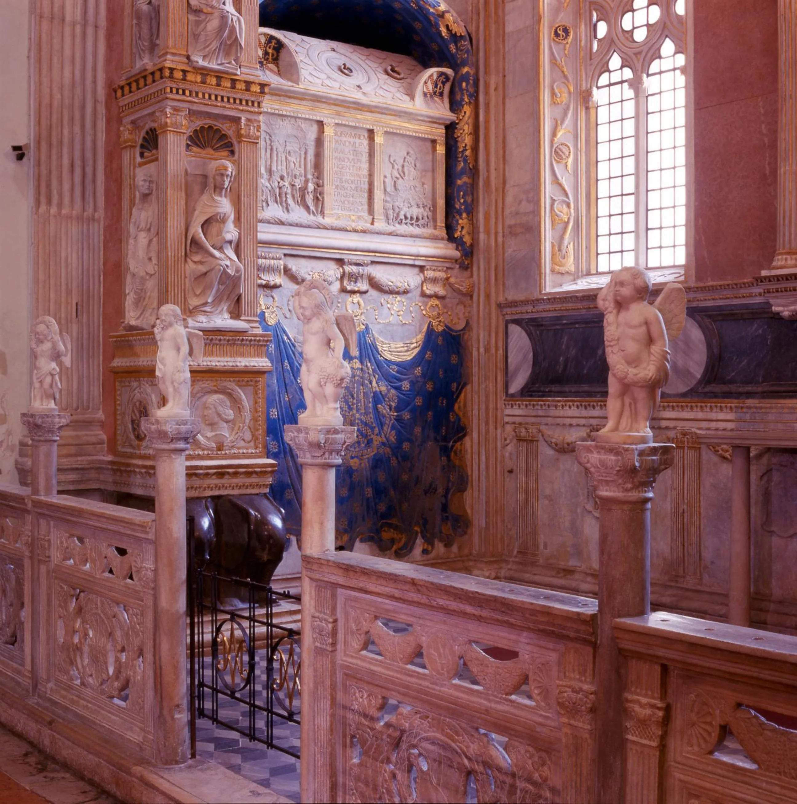 Nearby landmark in Hotel Barca D'Oro