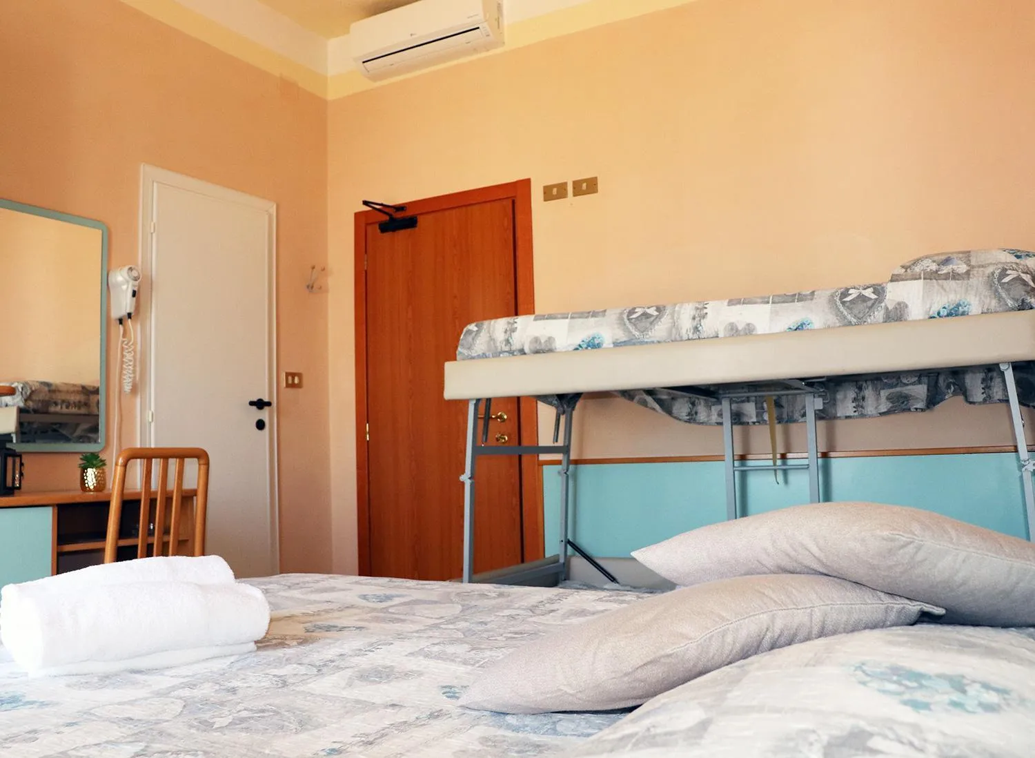 Bed in Hotel Barca D'Oro