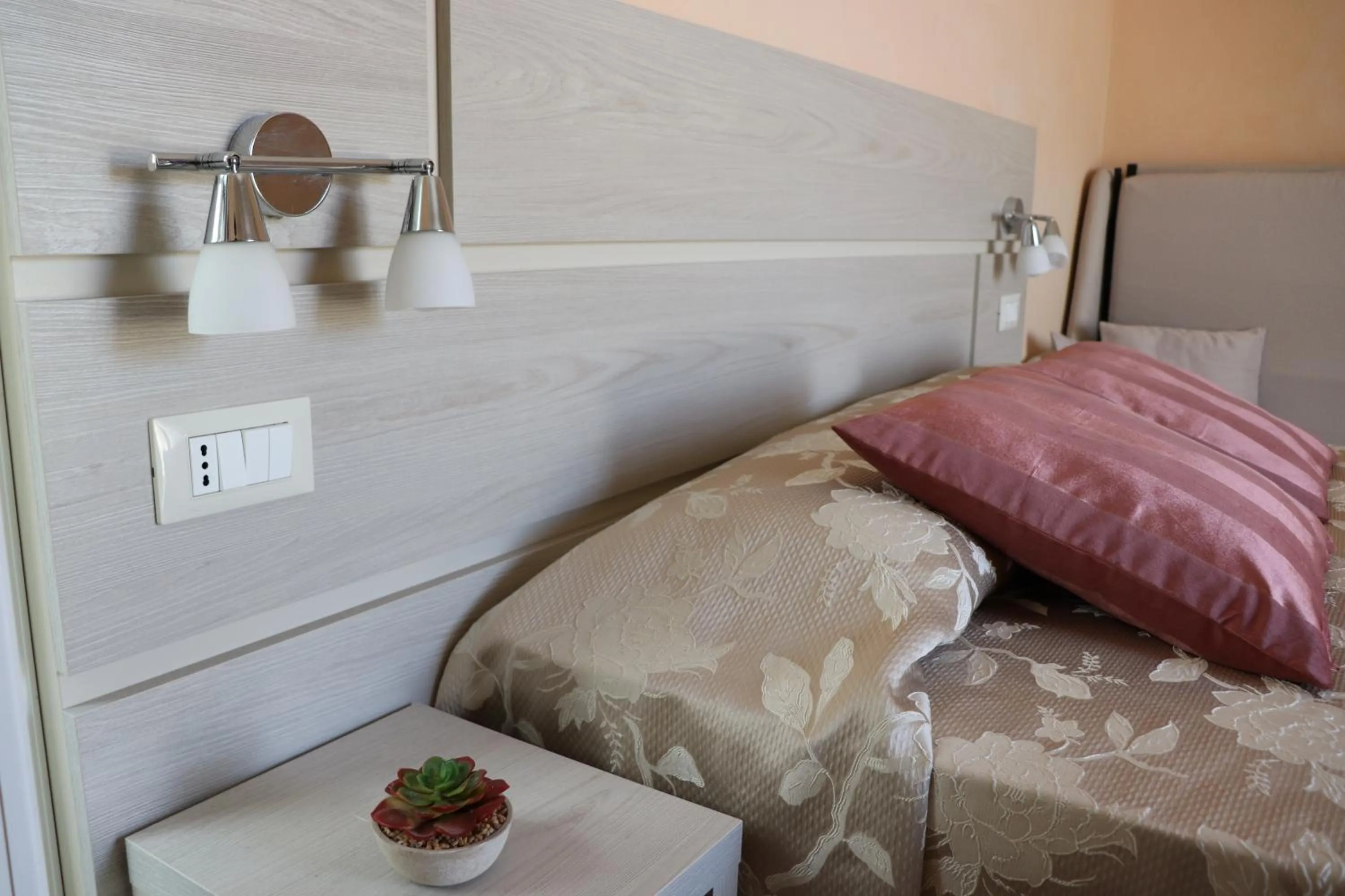 Bedroom, Bed in Hotel Barca D'Oro