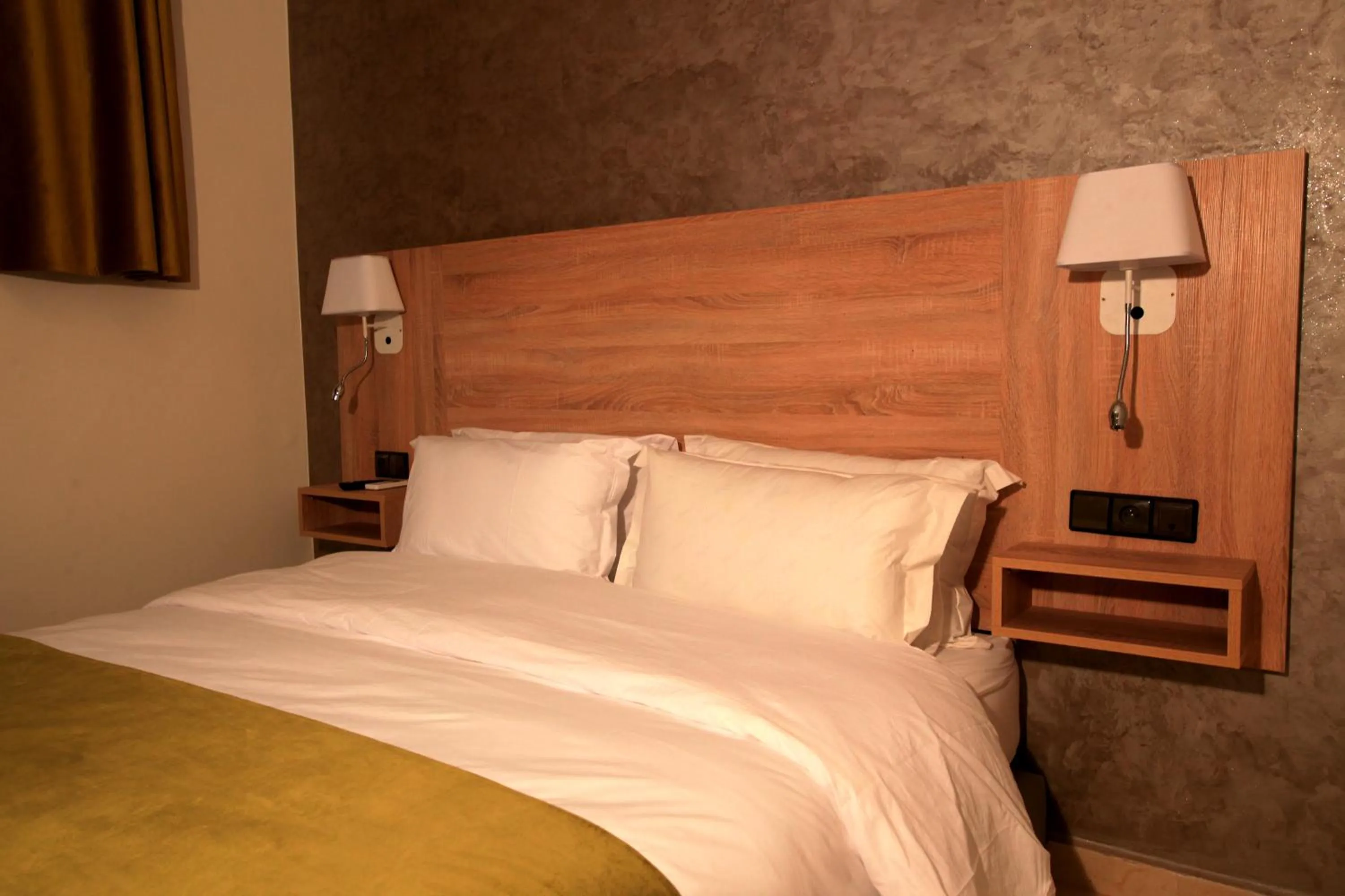 Bedroom, Bed in Hotel Ichbilia فندق اشبيلية