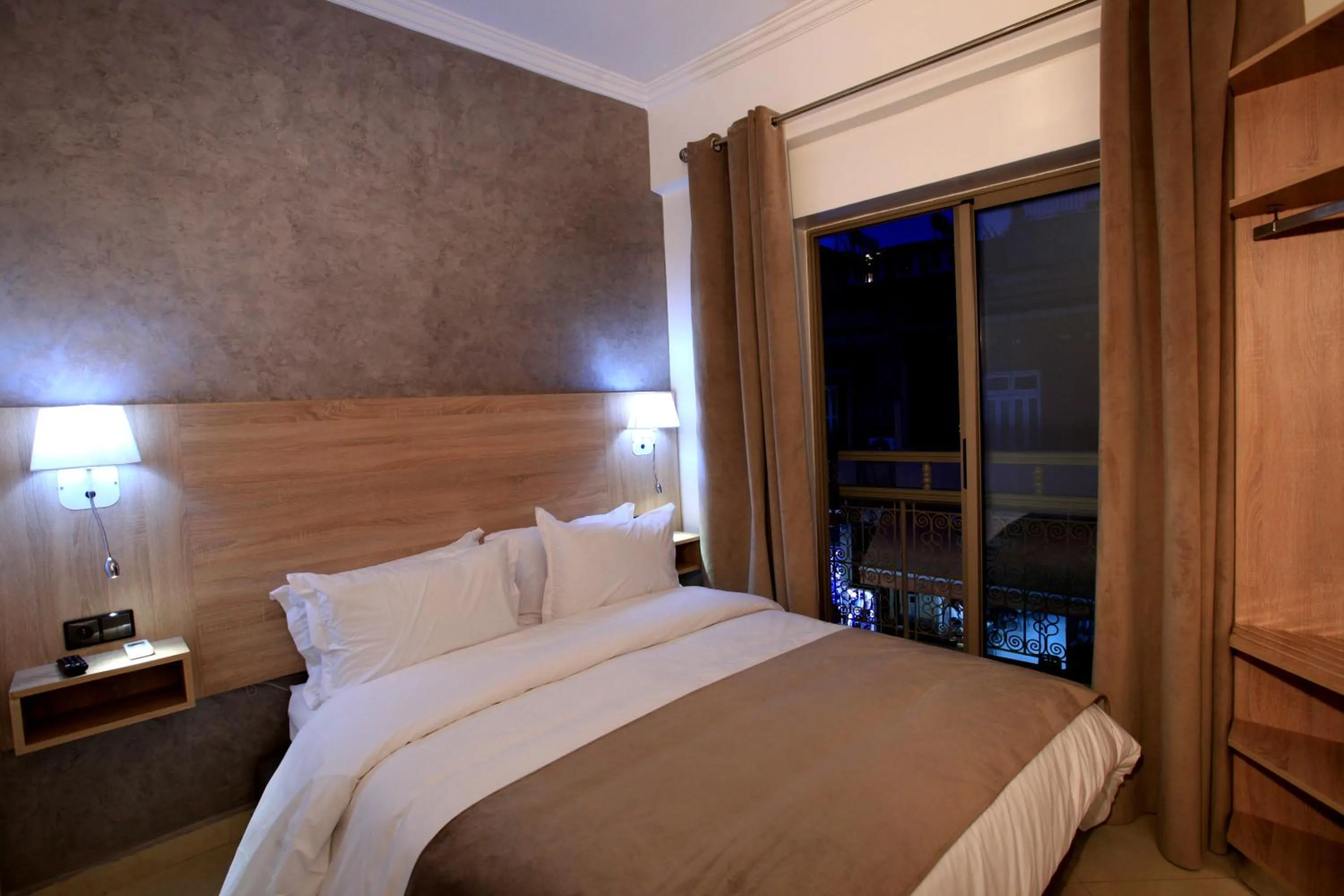 Photo of the whole room, Bed in Hotel Ichbilia فندق اشبيلية