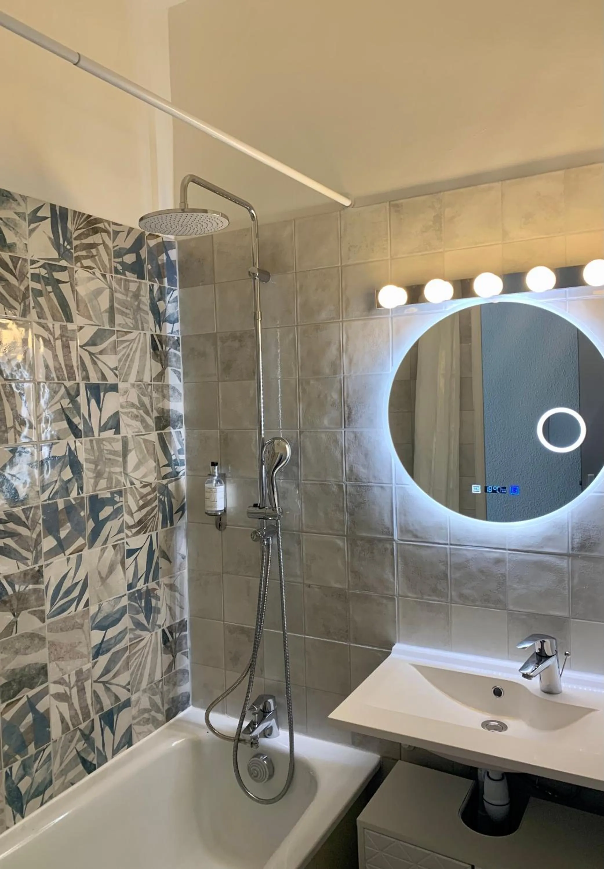 Property building in Ambassadeur Hotel - Cherbourg Port de Plaisance