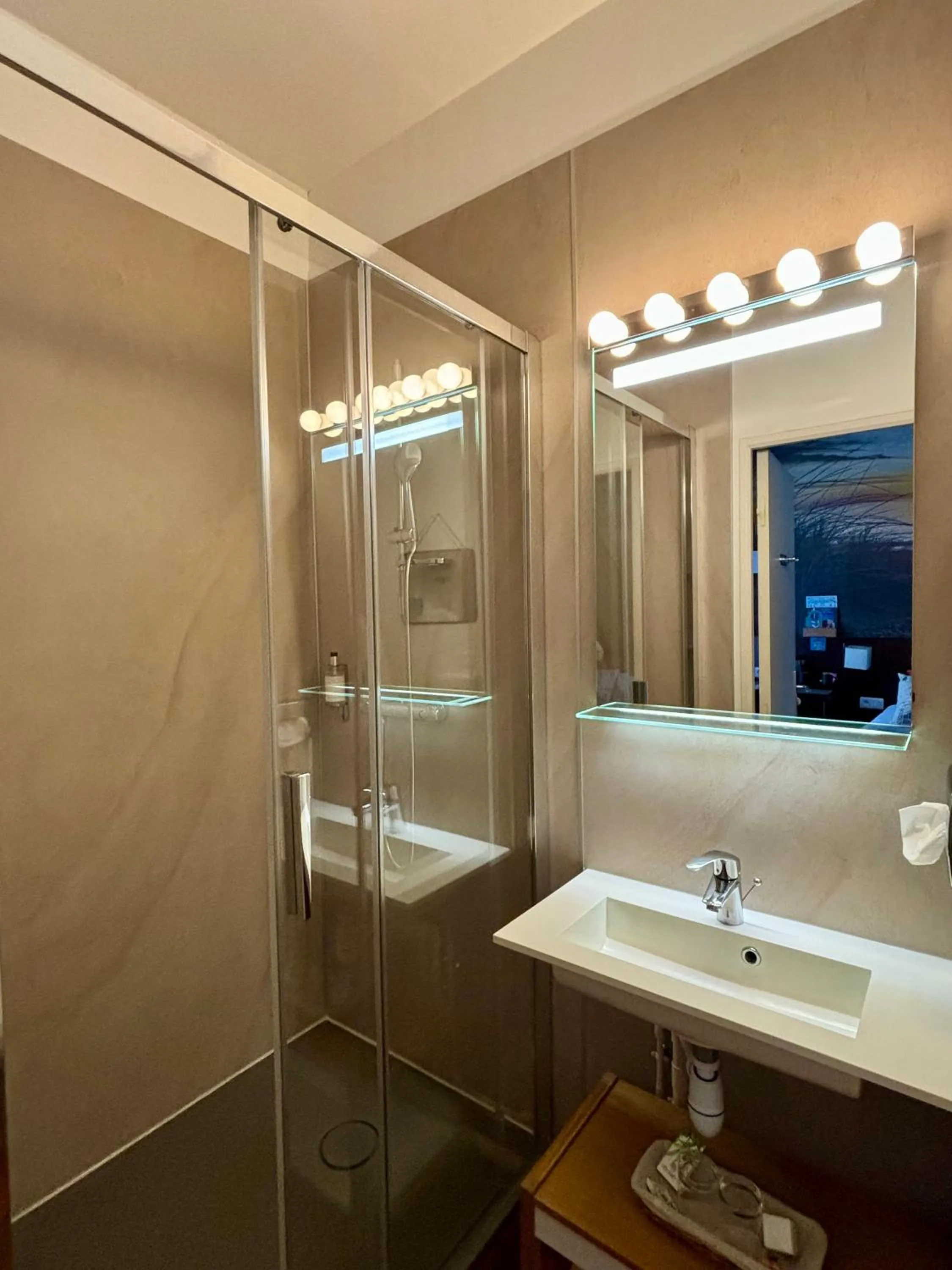 Bathroom in Ambassadeur Hotel - Cherbourg Port de Plaisance