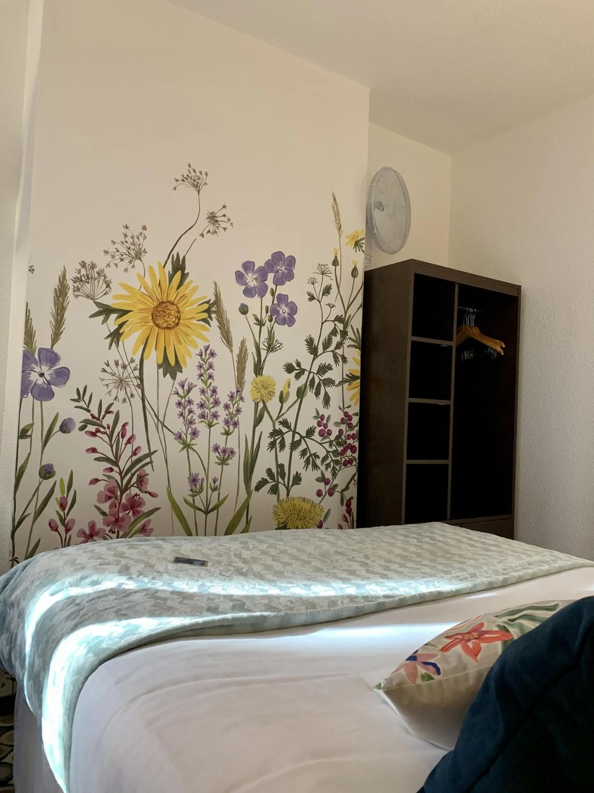 Bedroom, Bed in Ambassadeur Hotel - Cherbourg Port de Plaisance