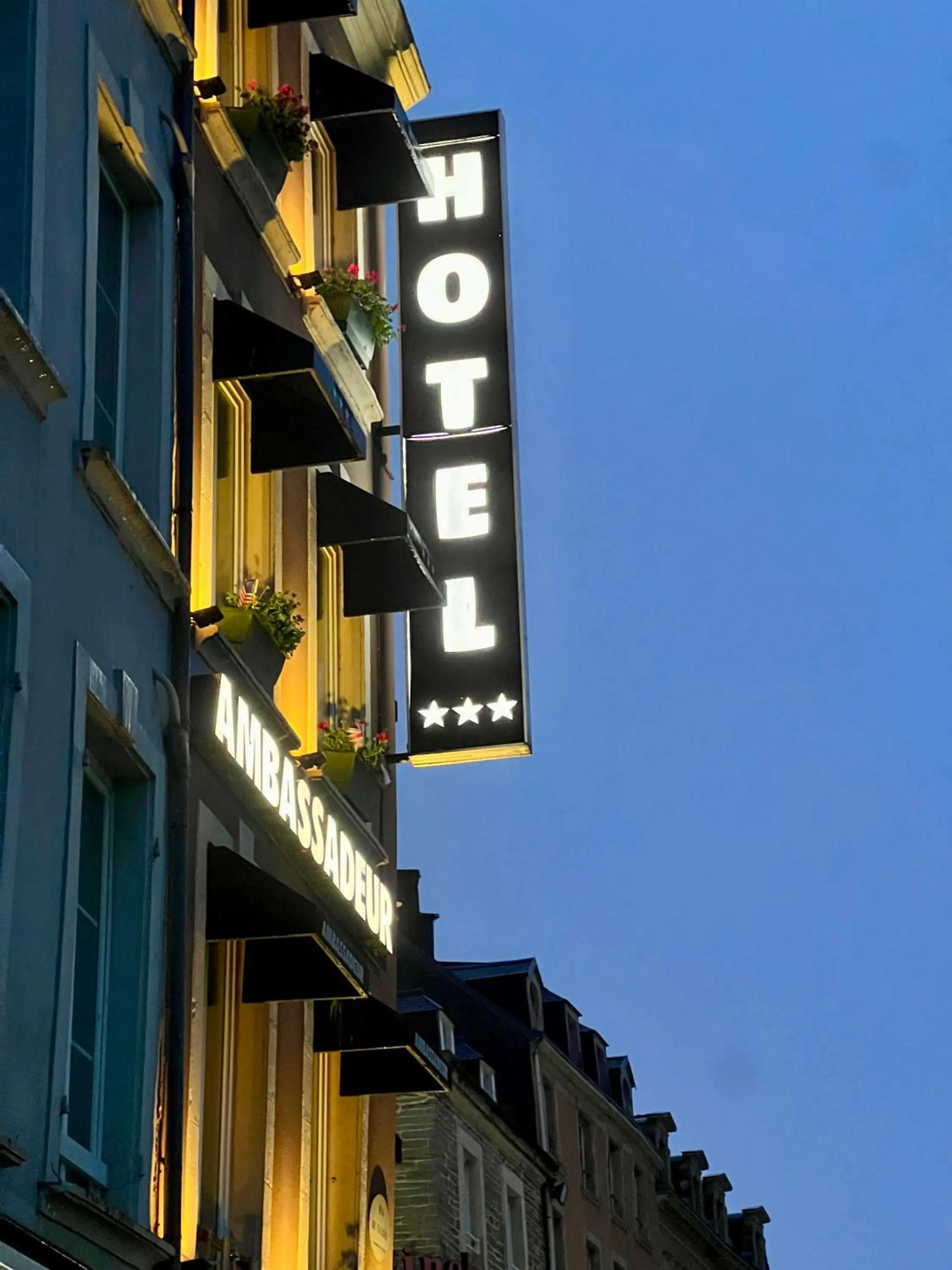 Property building in Ambassadeur Hotel - Cherbourg Port de Plaisance