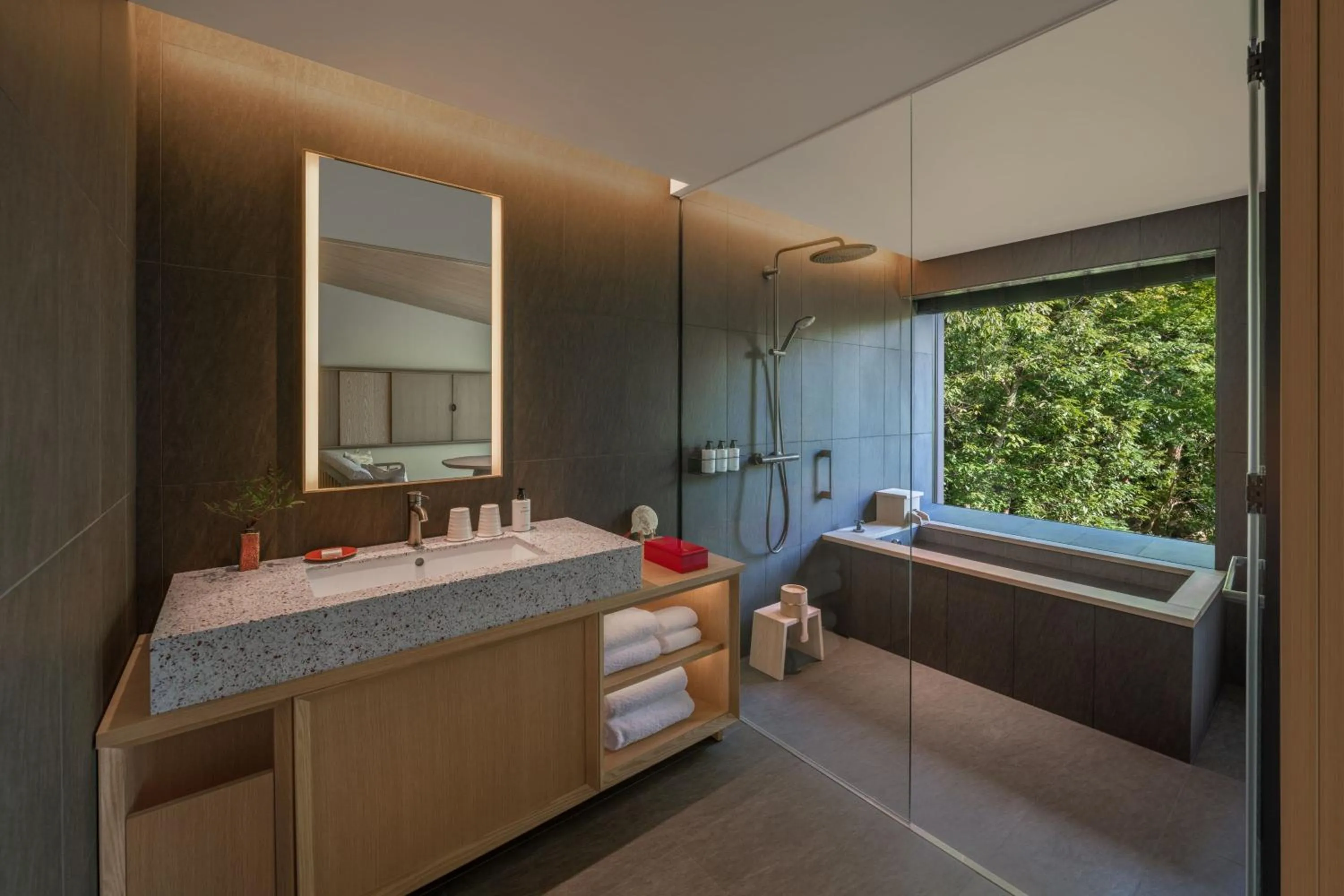 Bathroom, Bed in Shisui, a Luxury Collection Hotel, Nara