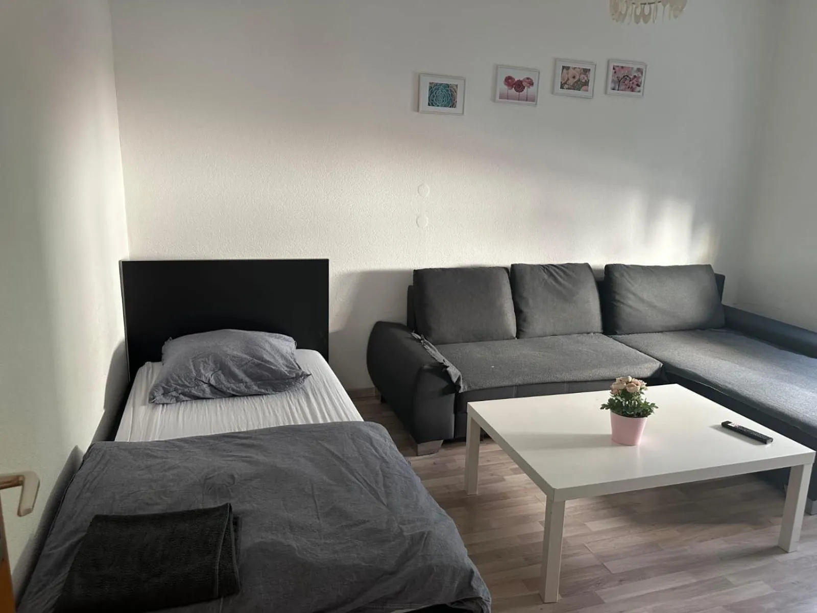 Bed in Frankfurt Airport & Fair Apartment