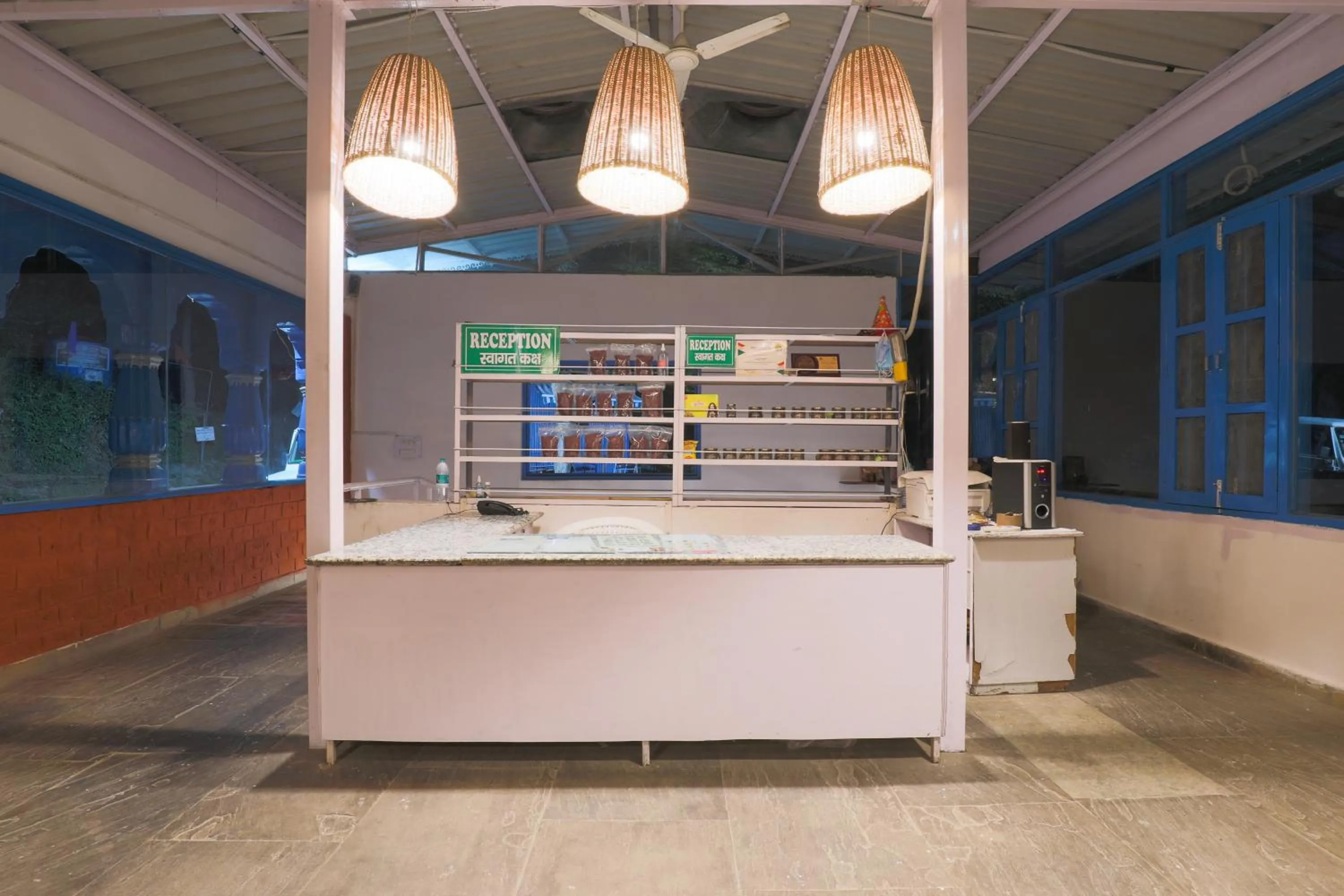 Lobby or reception in MANJARI RESORT