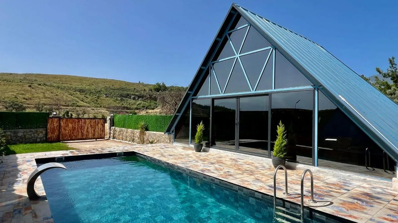 villa hidden paradise garden