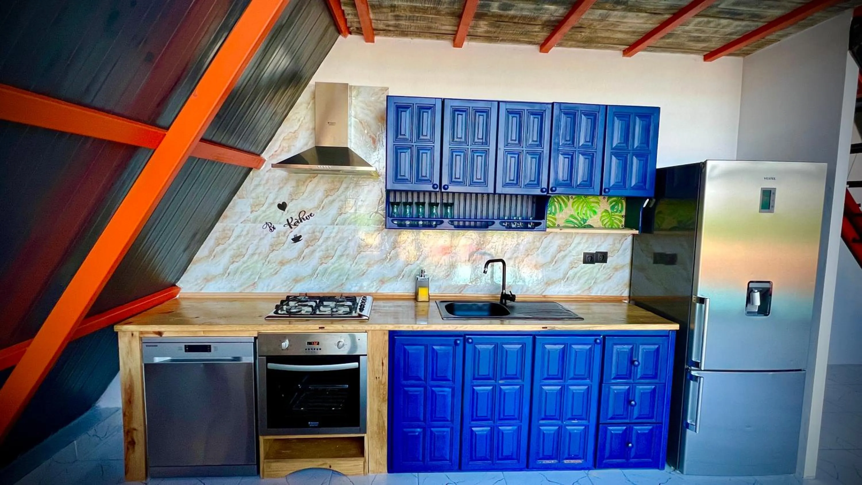 Kitchen or kitchenette in villa hidden paradise garden