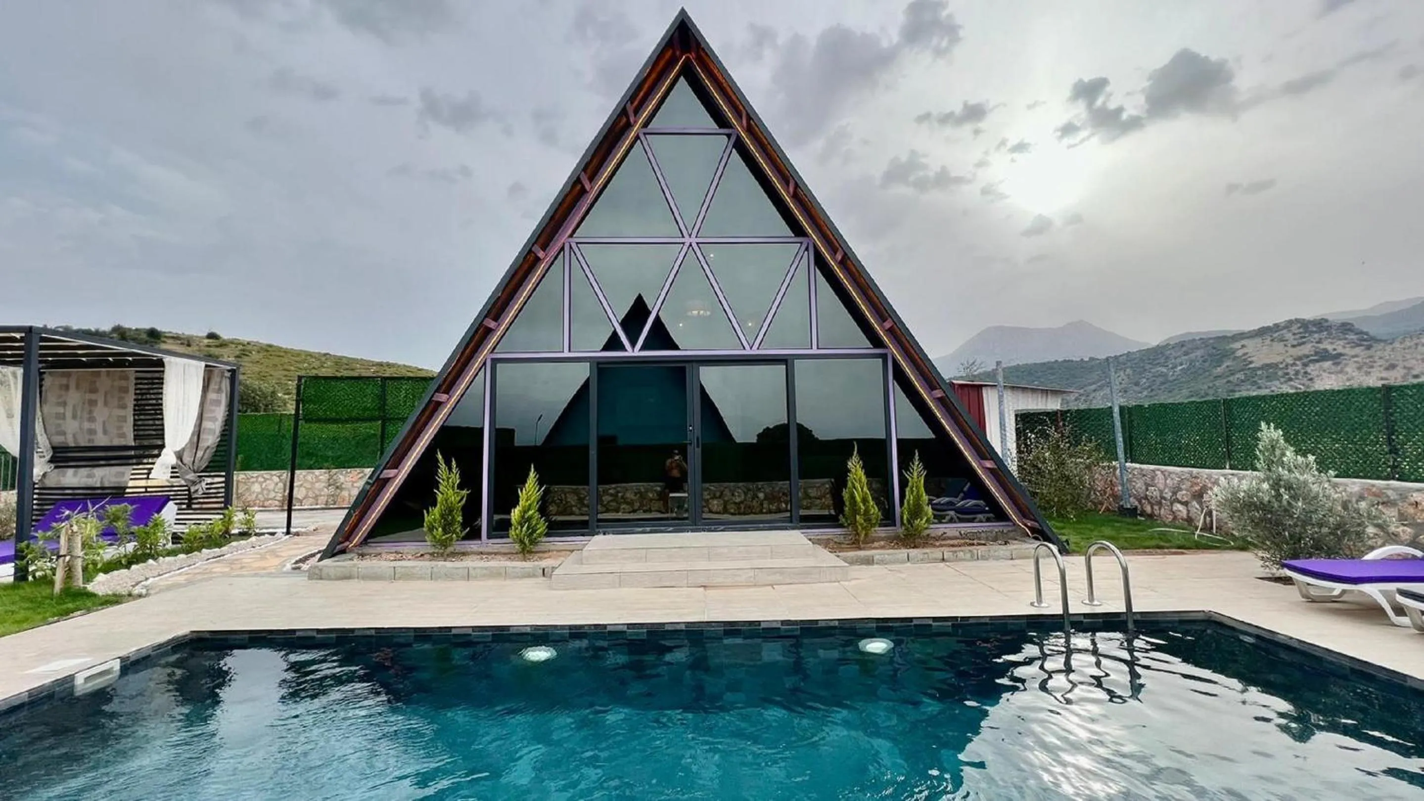 villa hidden paradise garden