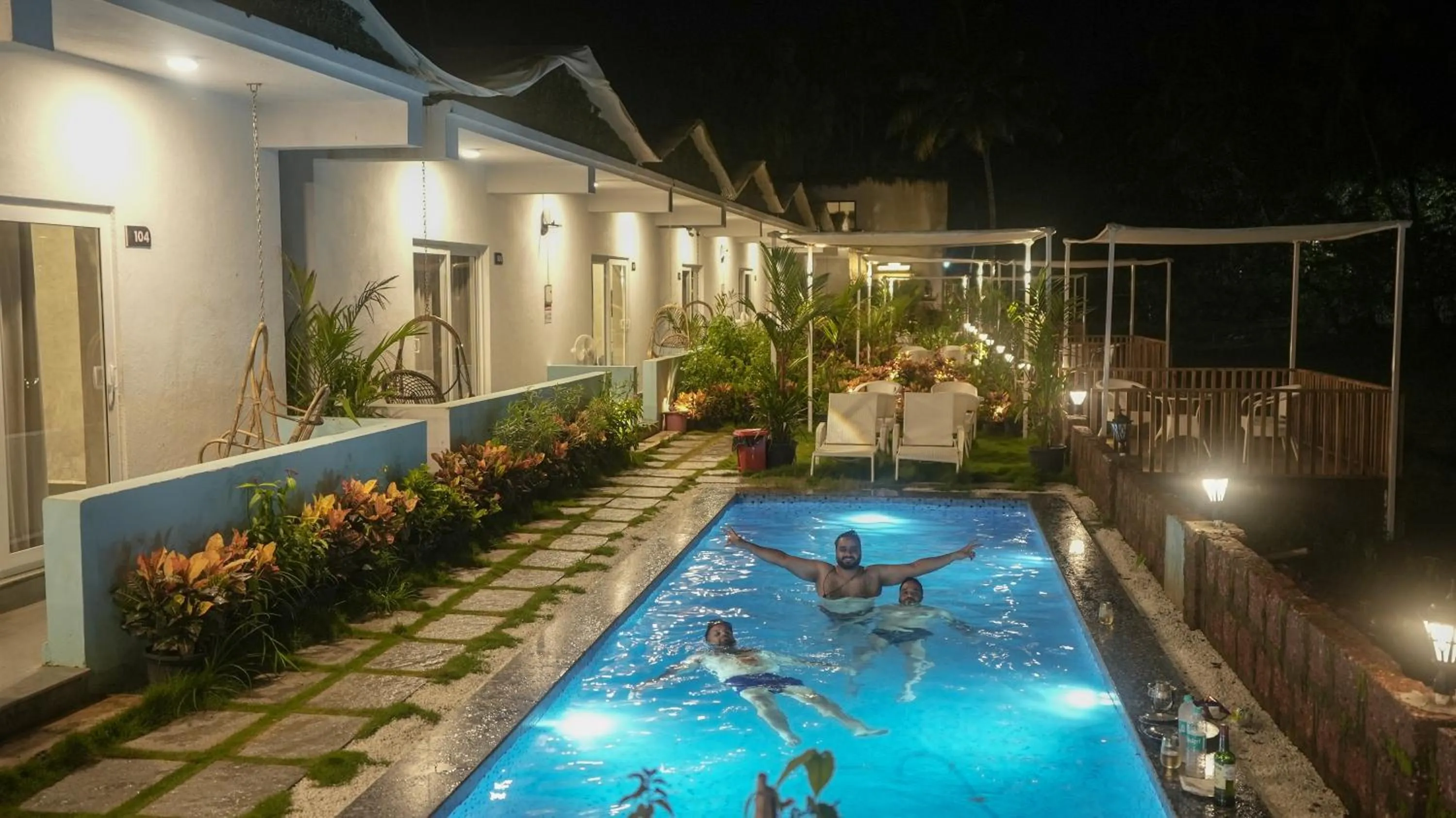 Night in Whiteflower Resort Morjim