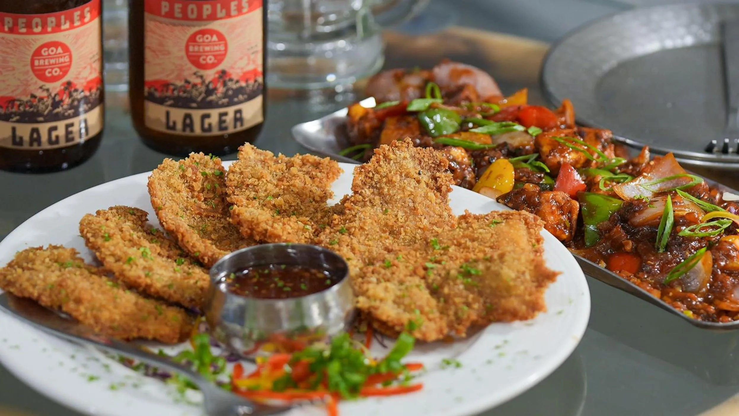 Restaurant/places to eat in Whiteflower Resort Morjim