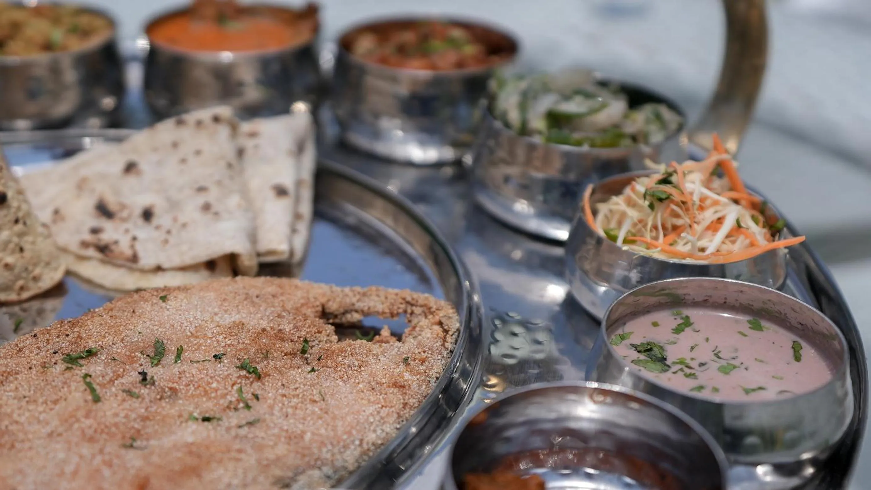 Food and drinks in Whiteflower Resort Morjim