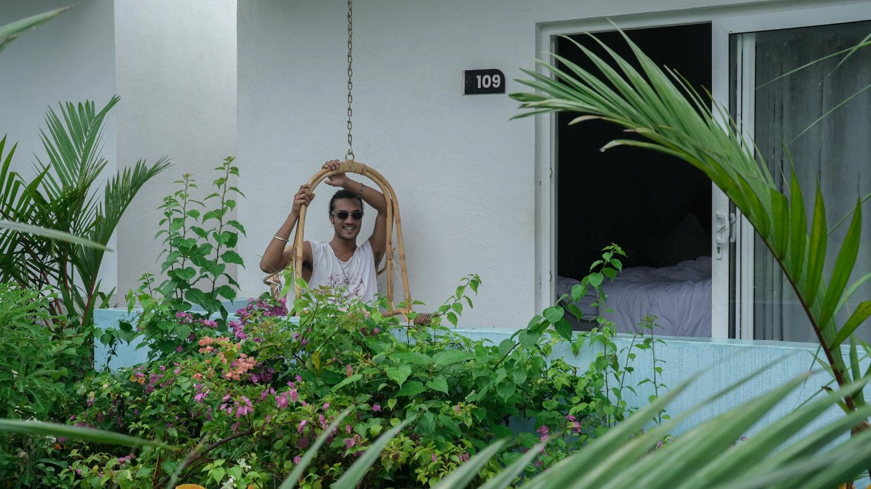 Day in Whiteflower Resort Morjim