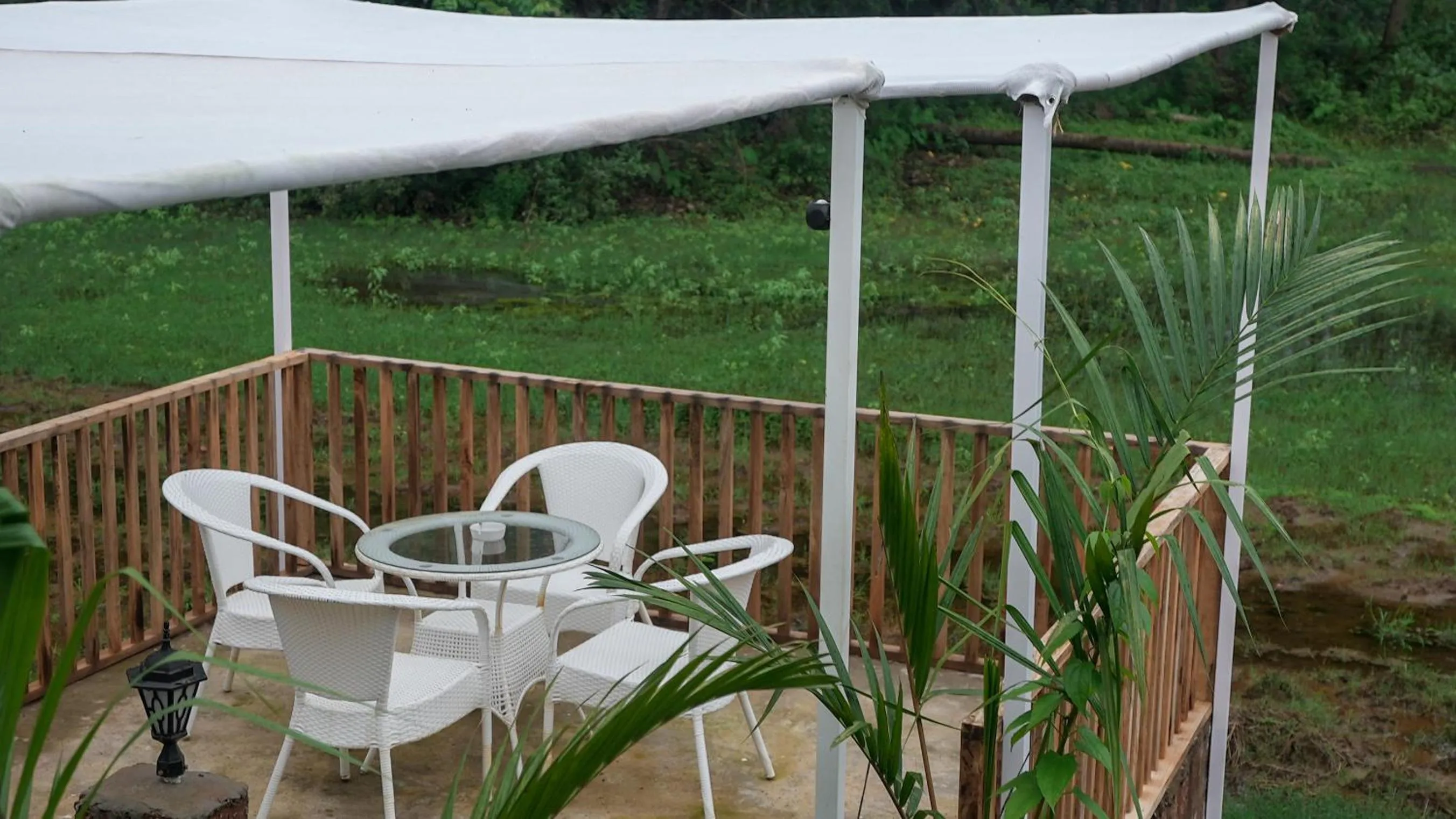 Restaurant/places to eat in Whiteflower Resort Morjim