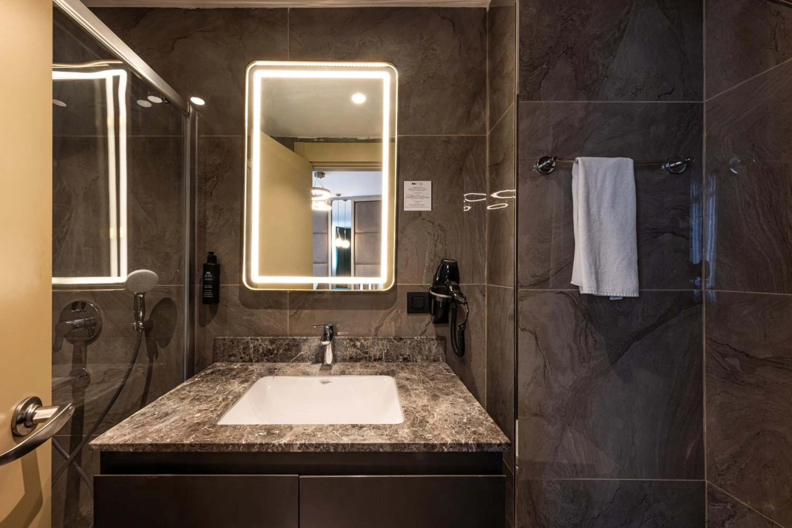 Shower in THE NEST HOTEL