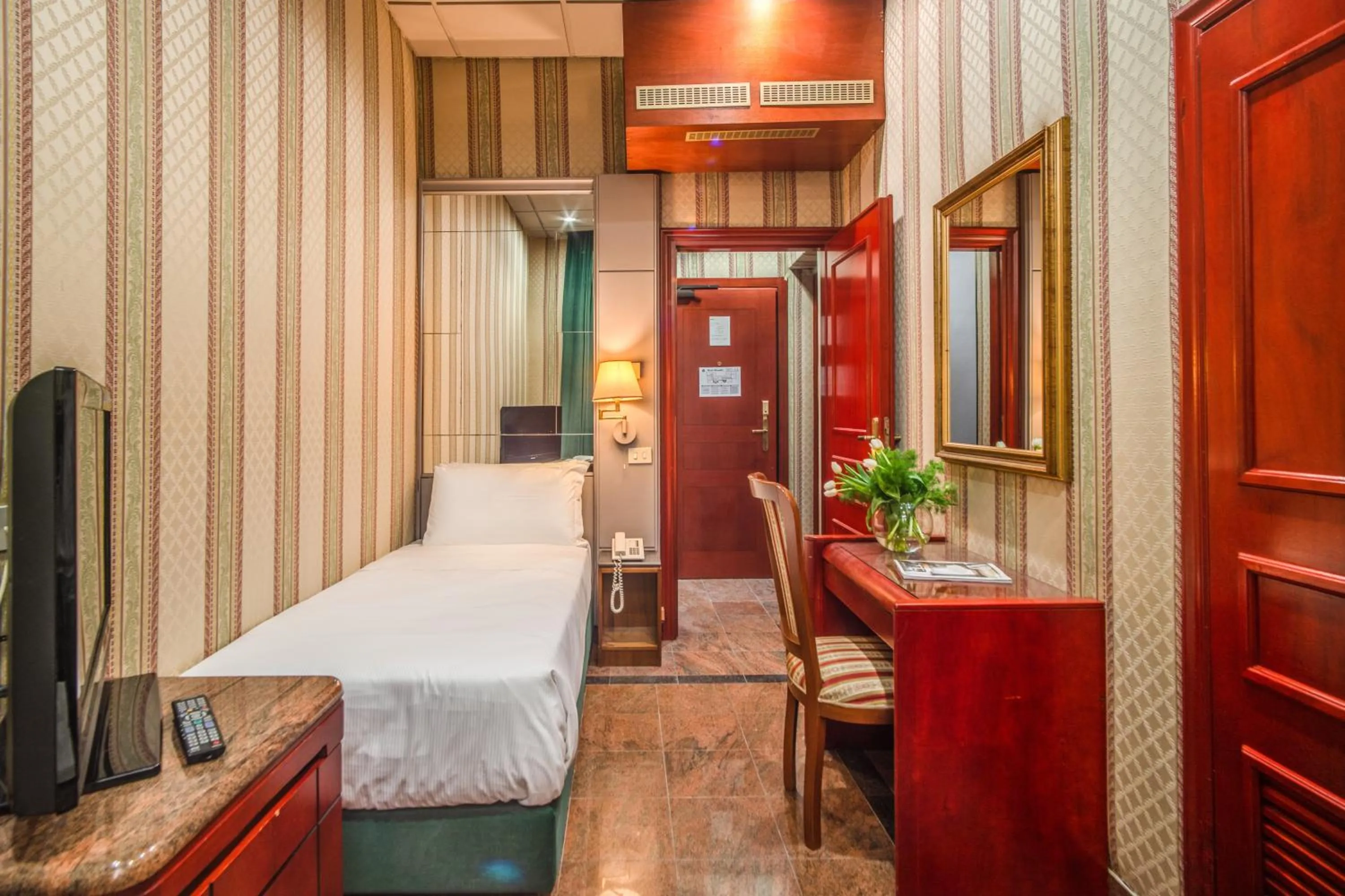 Castro Pretorio 64 Easy Rooms