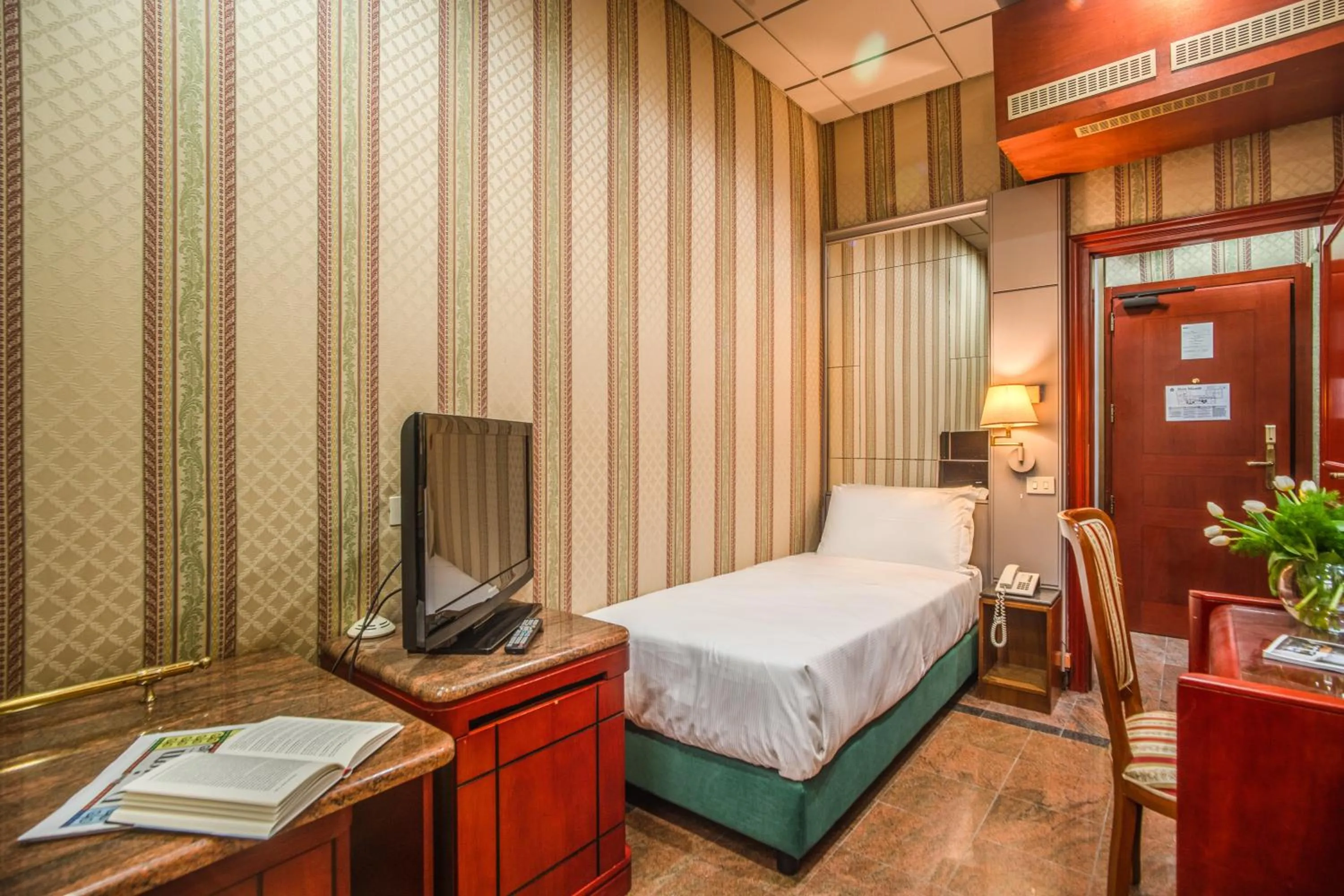 Castro Pretorio 64 Easy Rooms