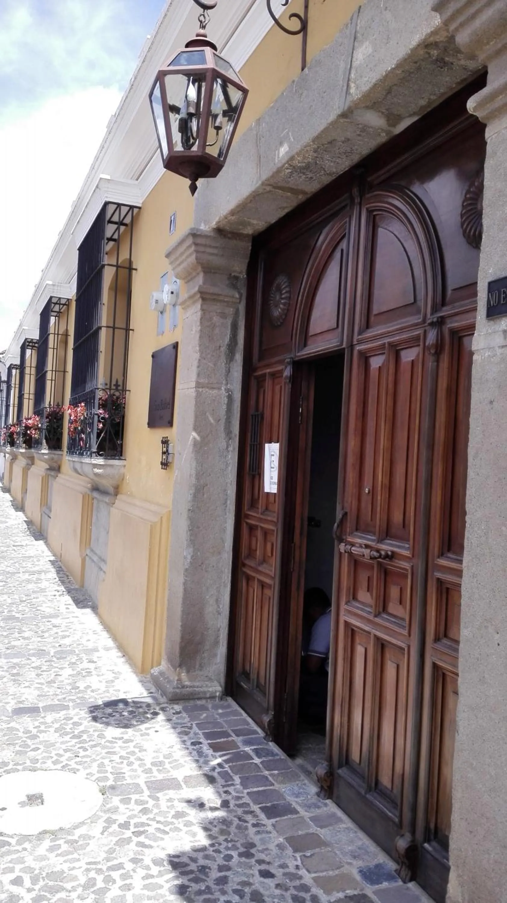 Facade/entrance in San Rafael Hotel