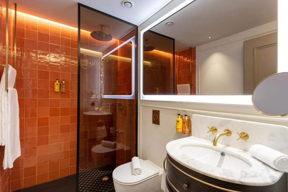 Toilet in Upon Angels - Adults Only