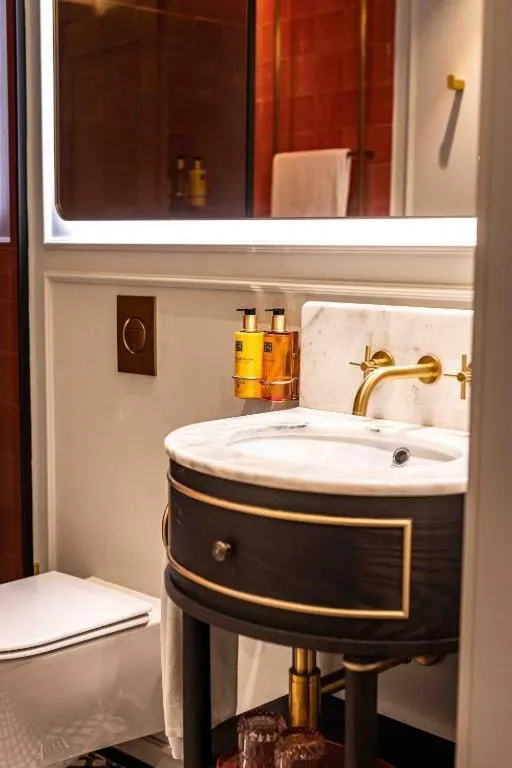 Toilet in Upon Angels - Adults Only