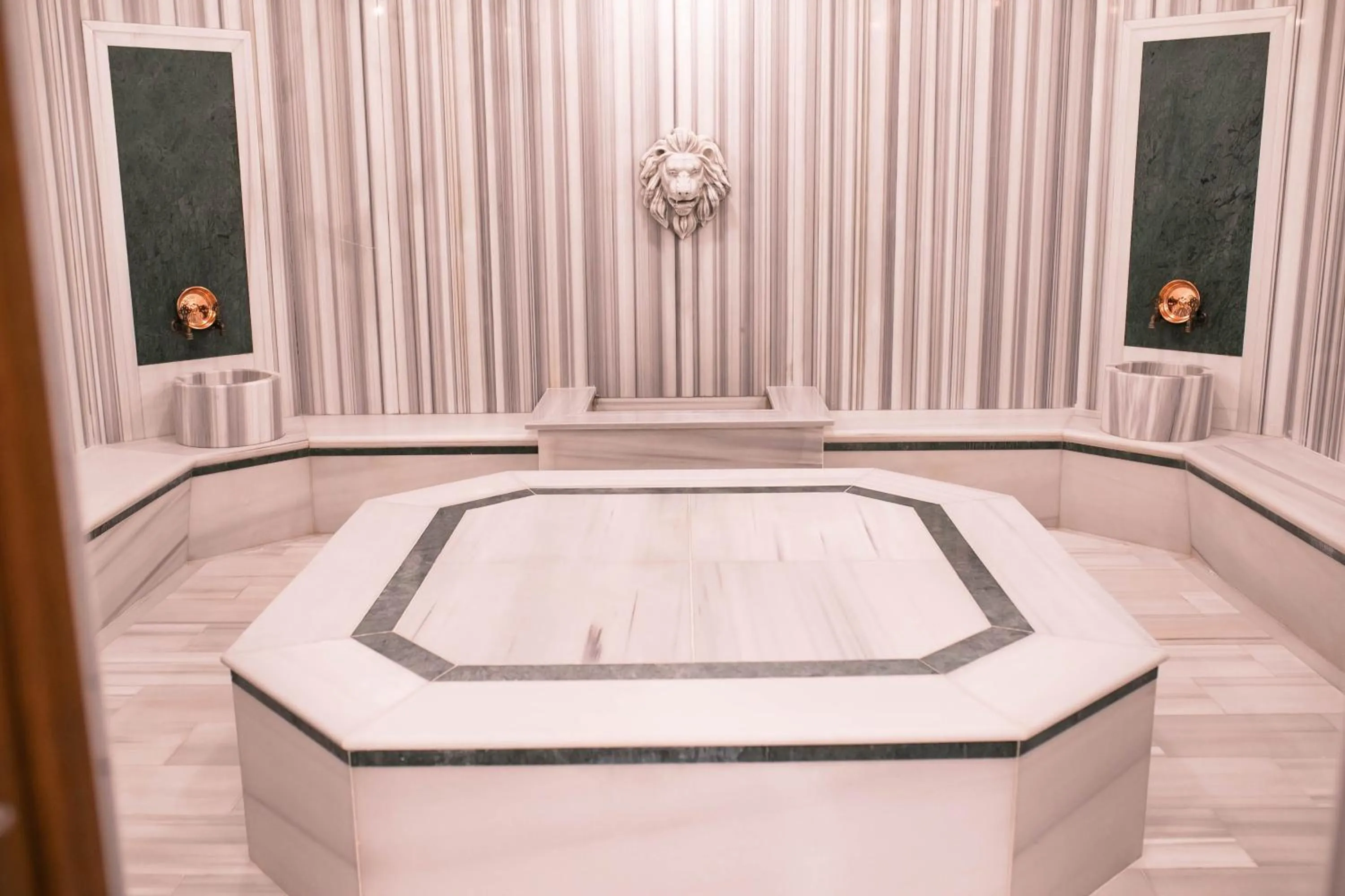 Spa and wellness centre/facilities in The Green Oasis Otel Spa