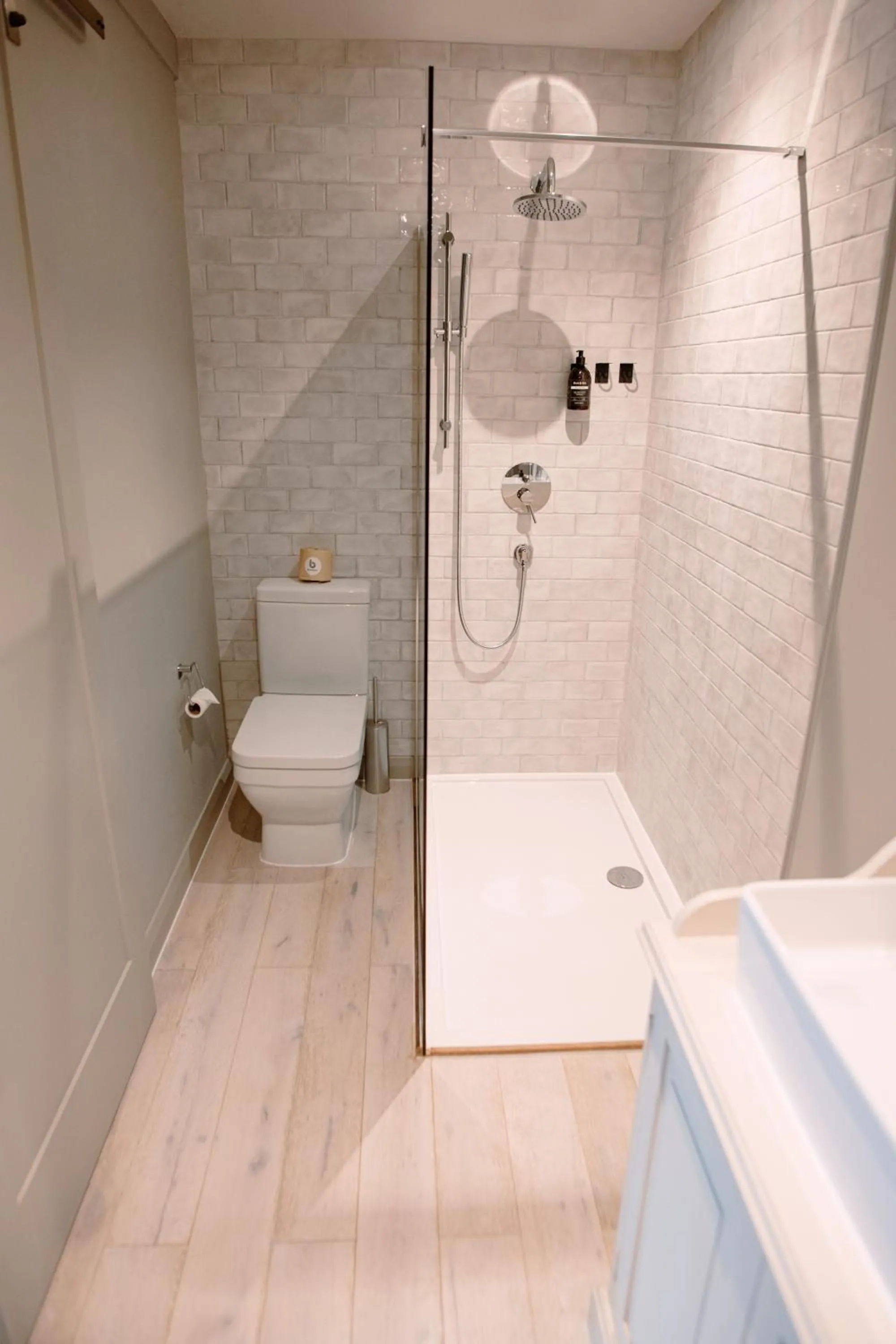 Shower in The Print House Inn