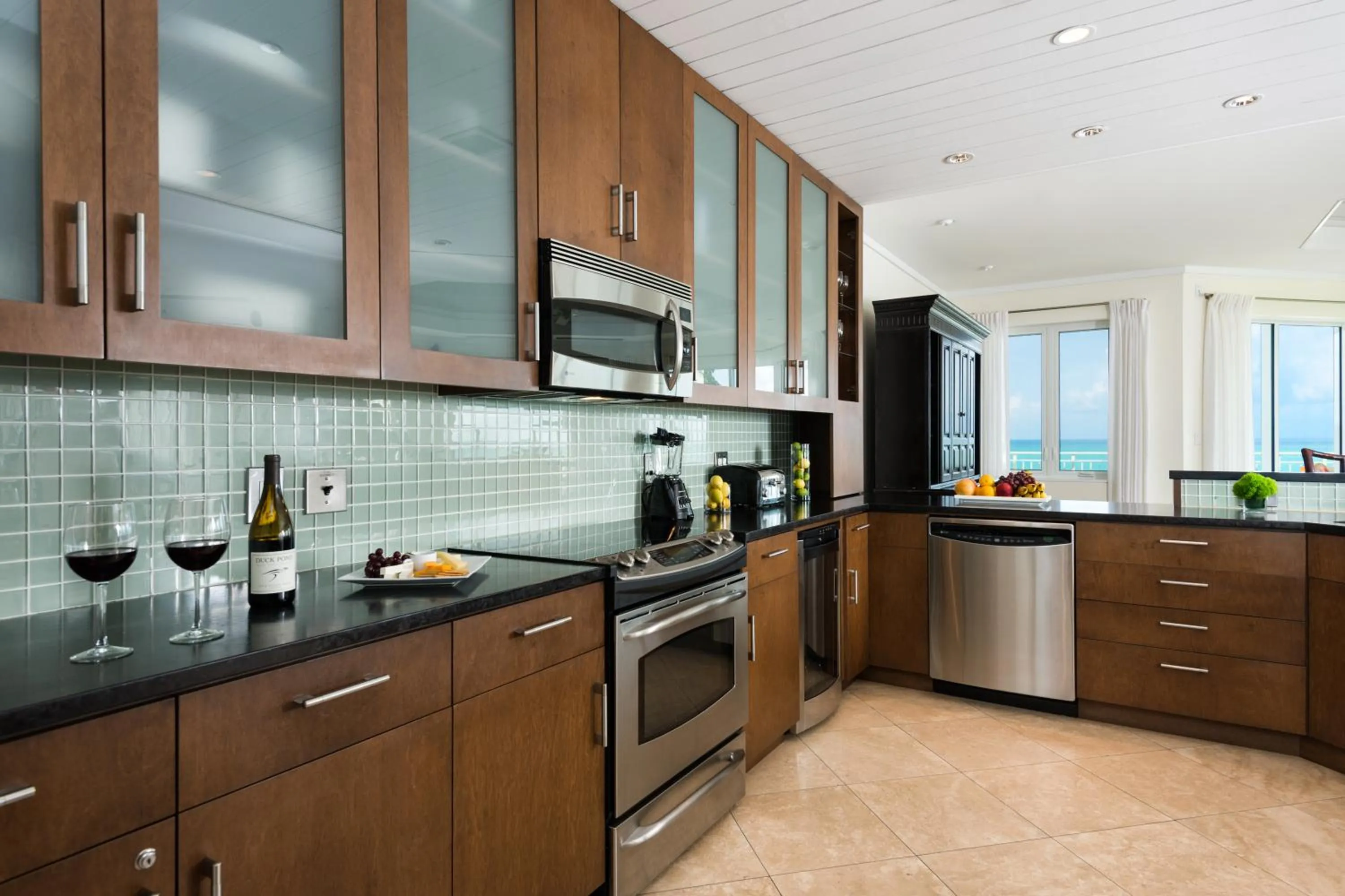 Kitchen or kitchenette in West Bay Club