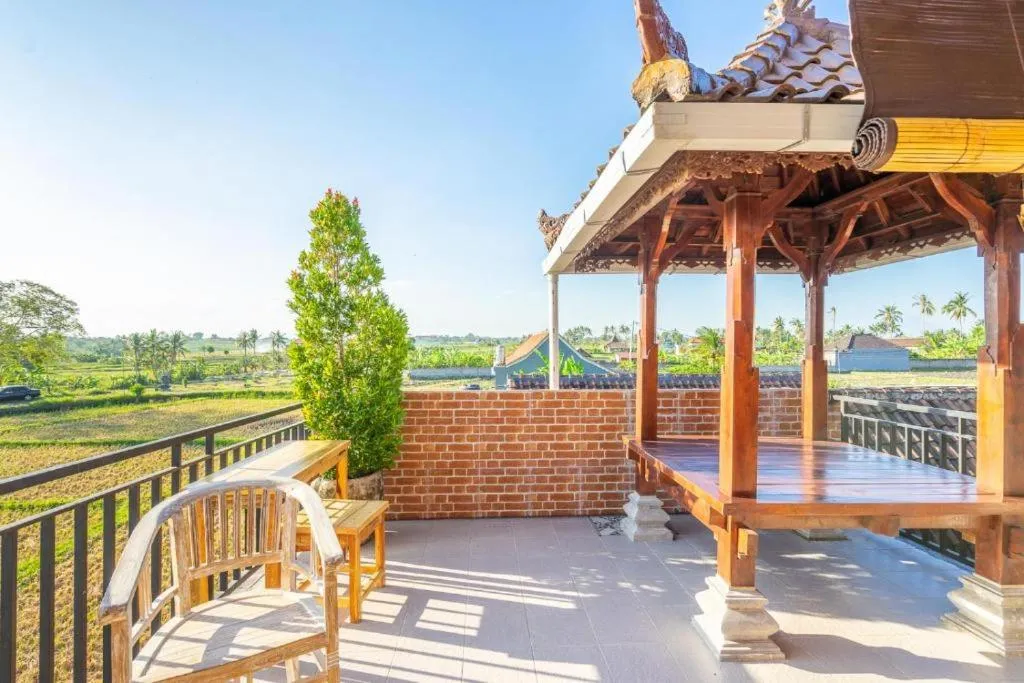 Pondok Lulik Seseh Beach