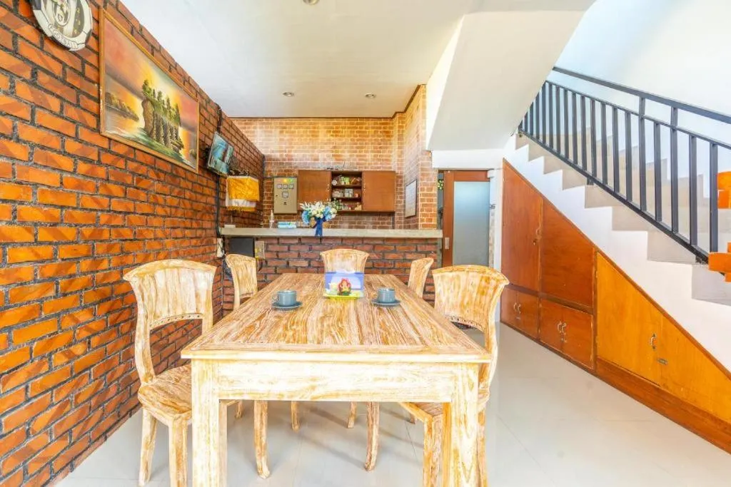 Pondok Lulik Seseh Beach