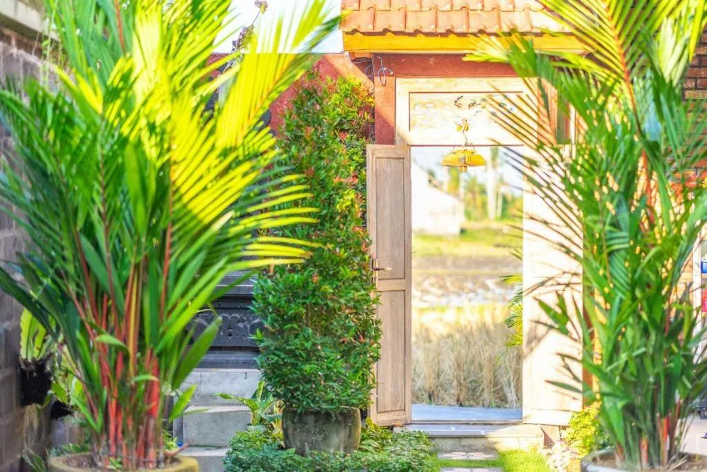 Pondok Lulik Seseh Beach