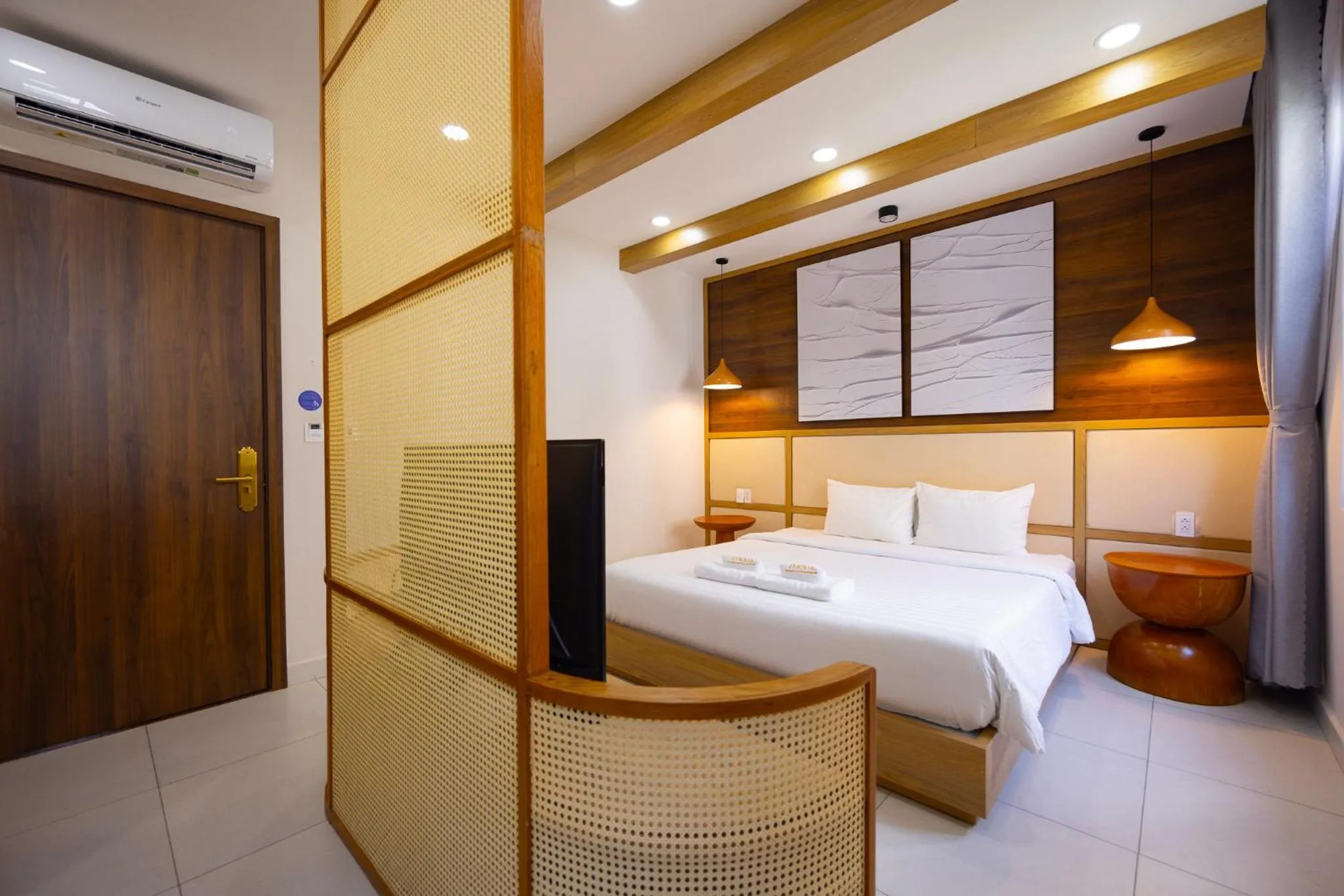 Photo of the whole room, Bed in Lotus Home Cafe