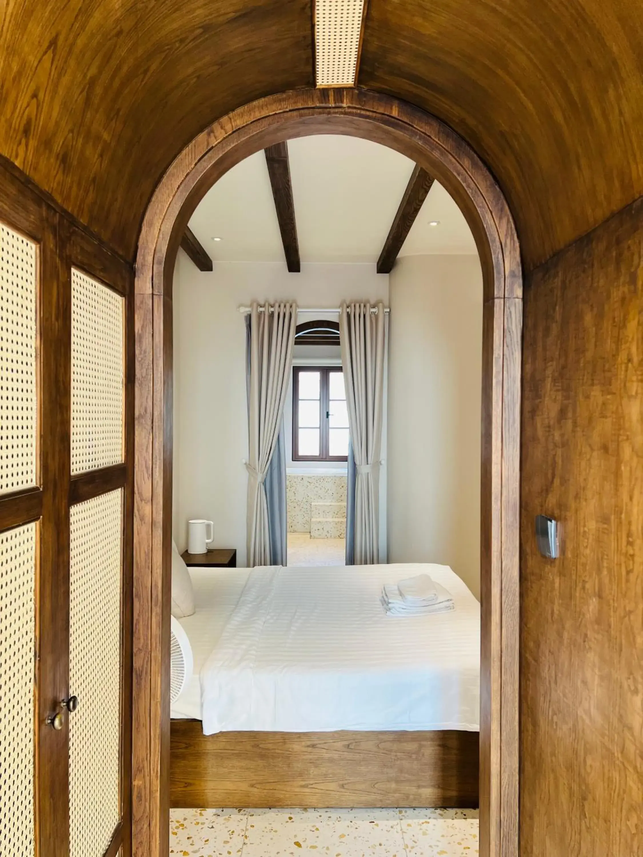 Family Room with Bath in Lotus Home Cafe Family Room with Bath in Lotus Home Cafe