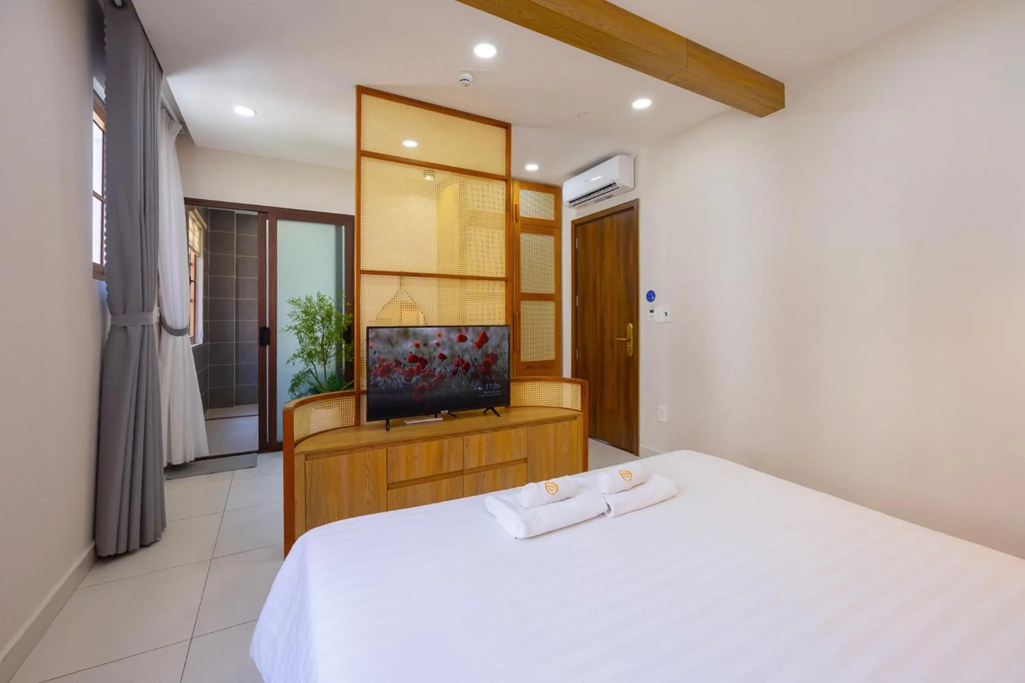 TV and multimedia, Bed in Lotus Home Cafe