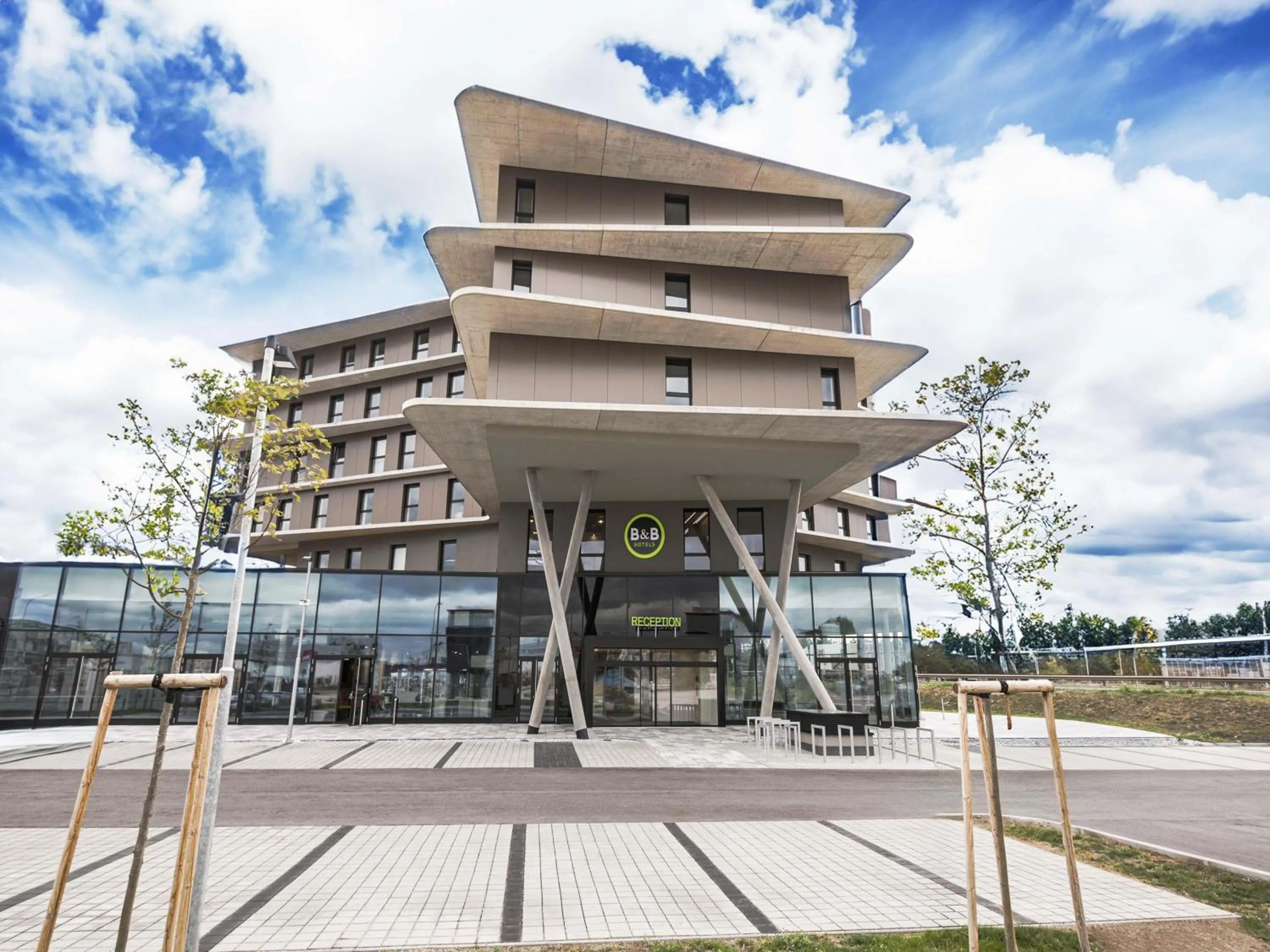 Property building in B&B HOTEL Wiener Neudorf