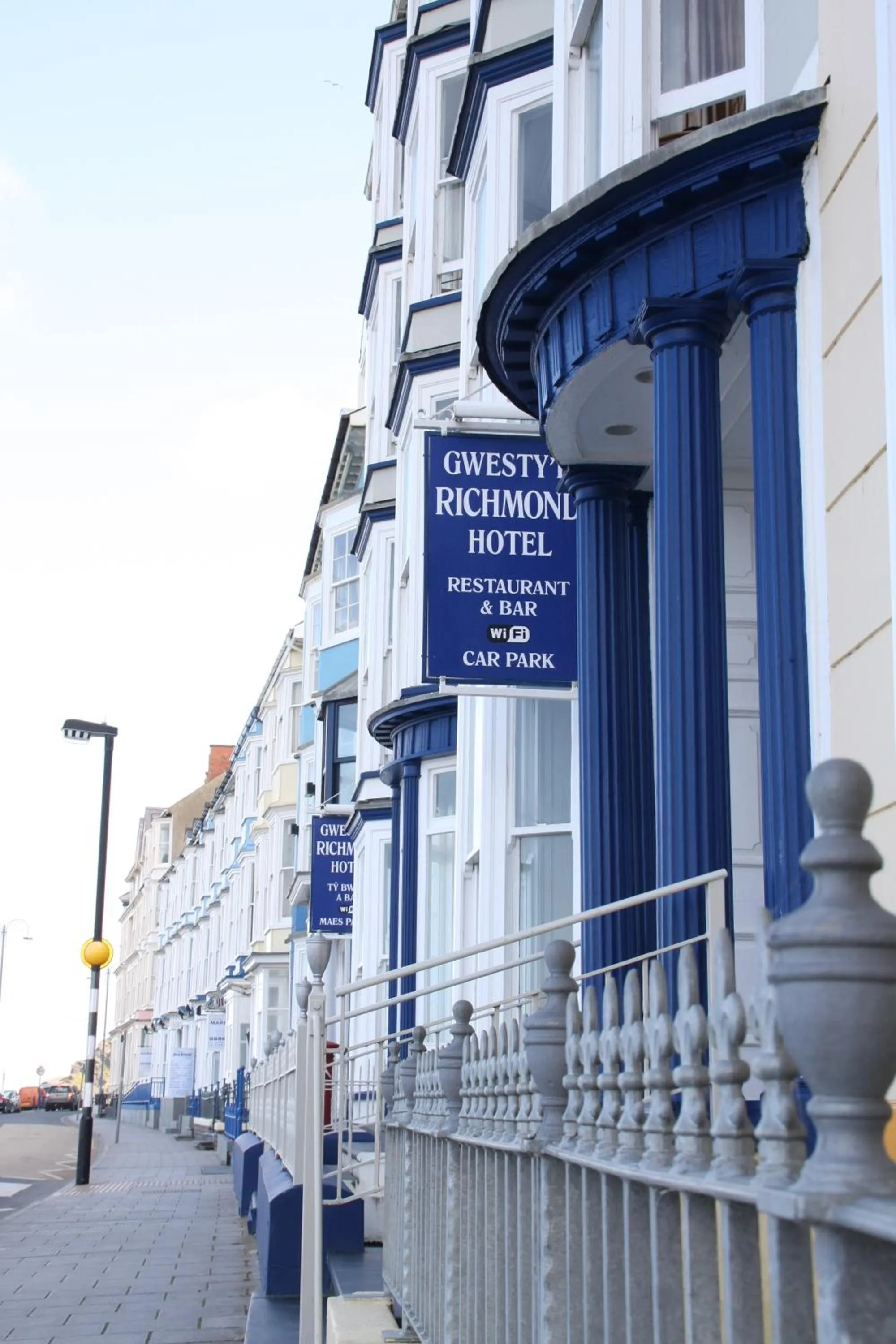 Facade/entrance in Richmond Hotel
