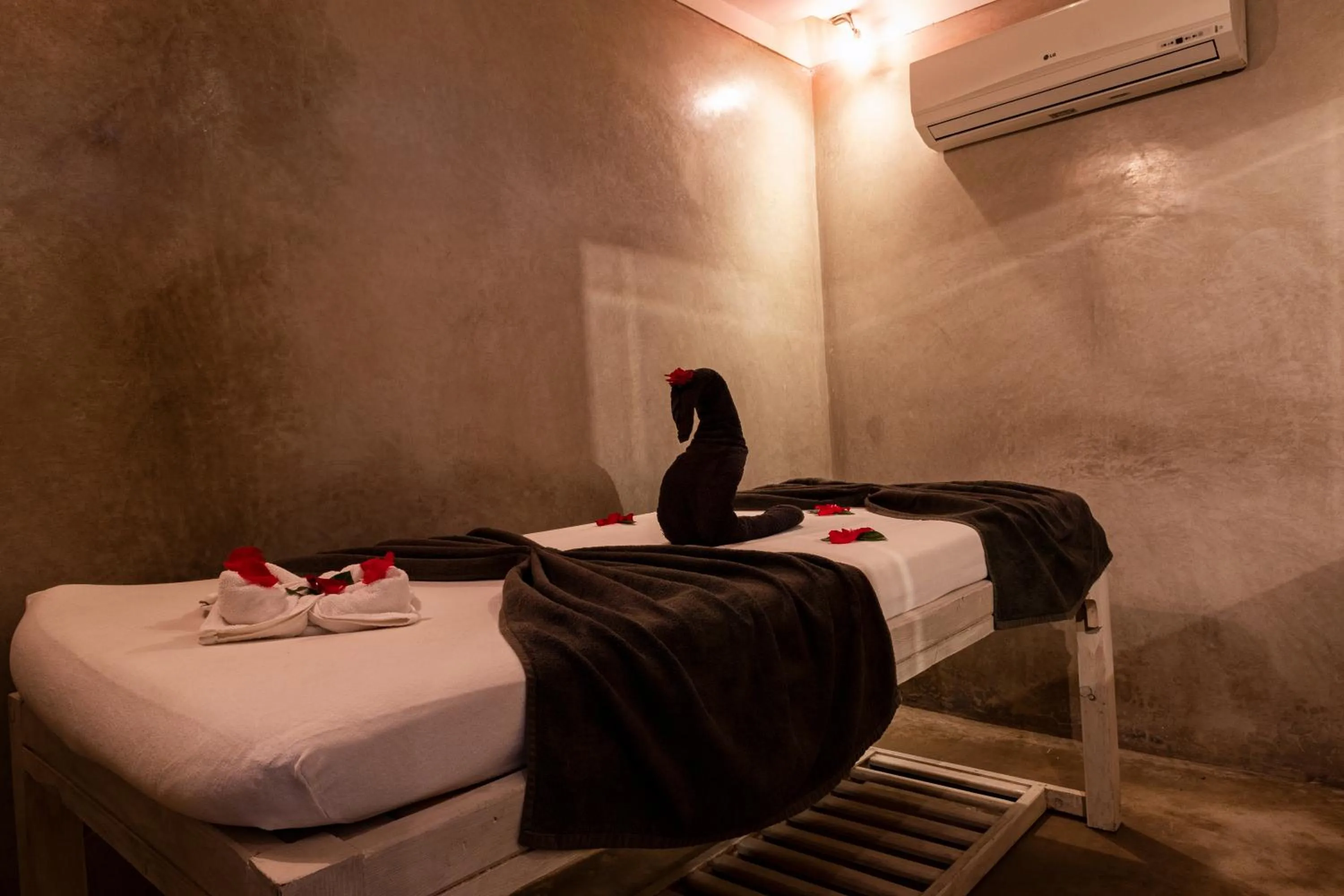 Massage in Riad Sapphire & Spa