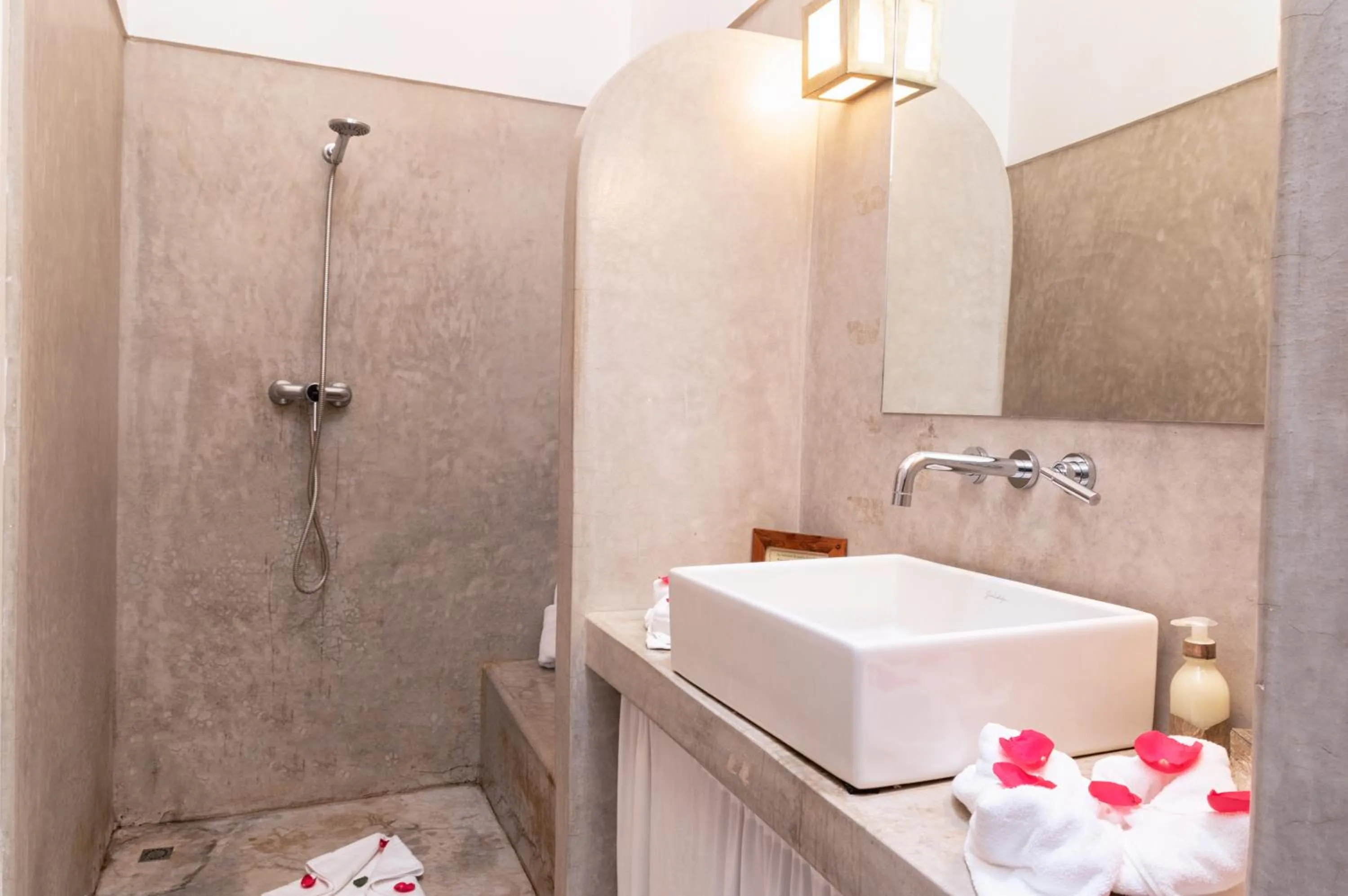 Bathroom in Riad Sapphire & Spa