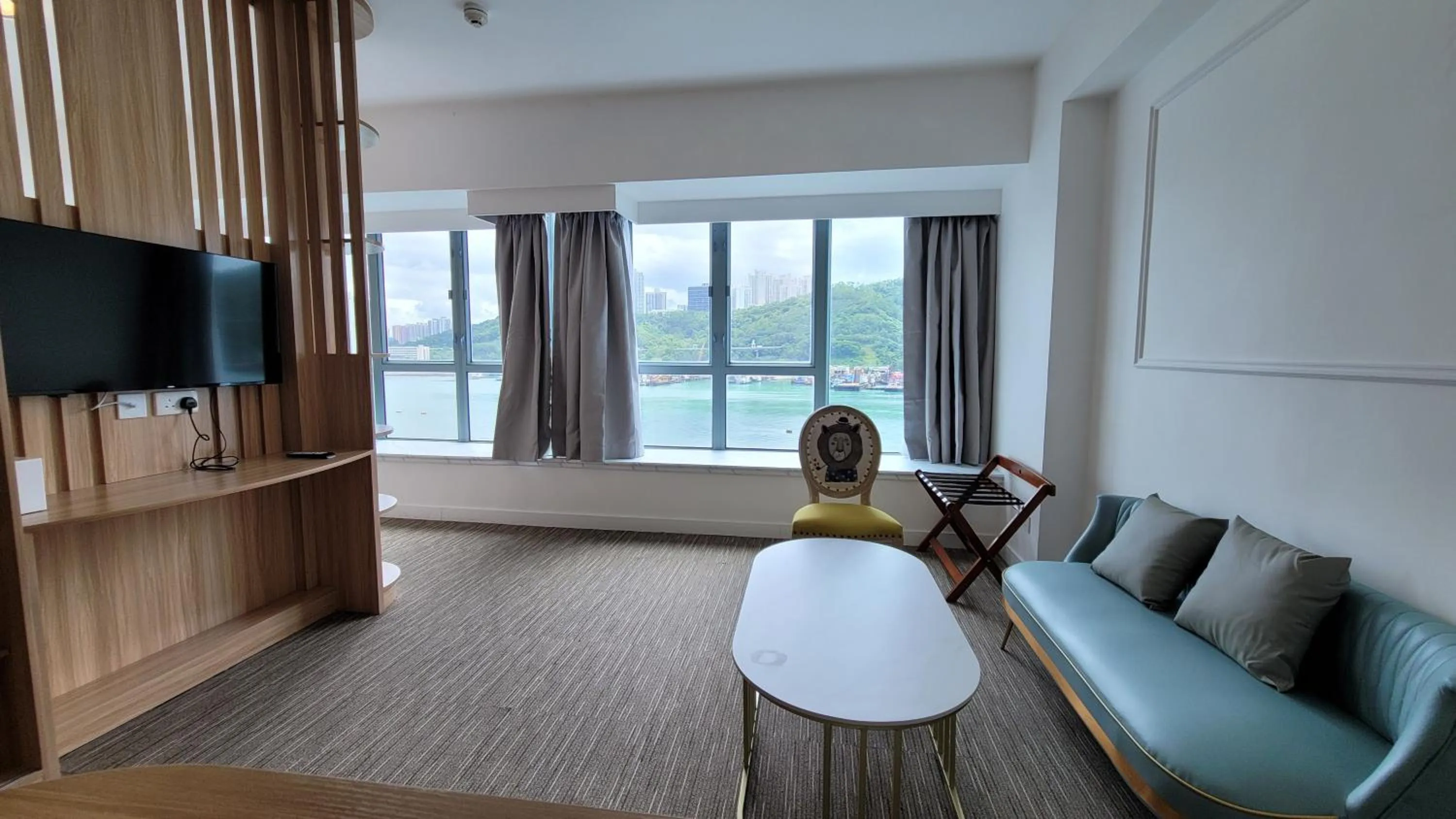 Living room in Grand Bay View Hotel