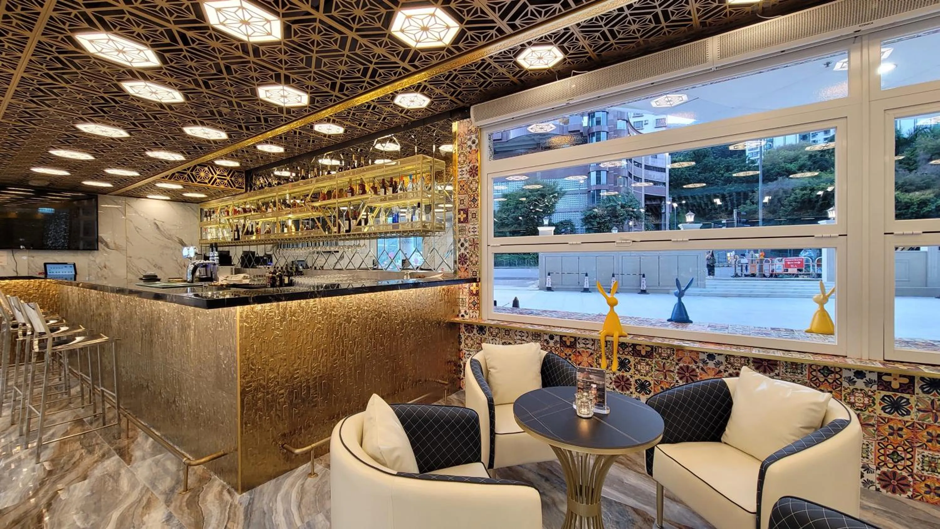 Lounge or bar in Grand Bay View Hotel