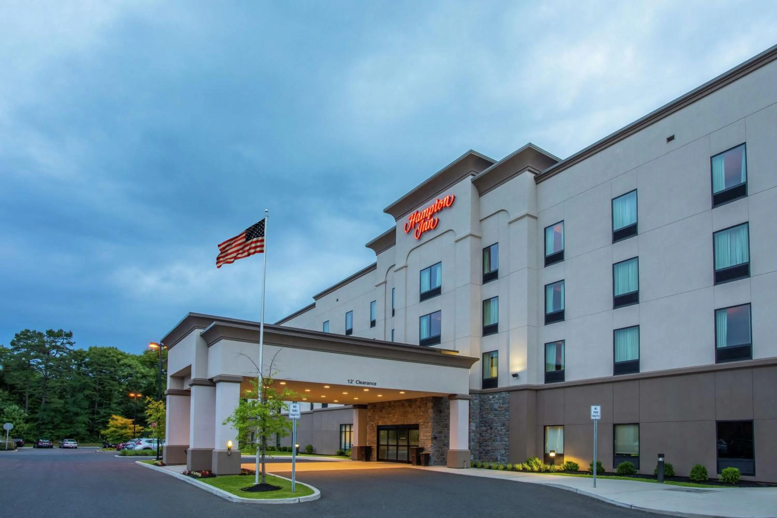 Property building in Hampton Inn Philadelphia/Voorhees